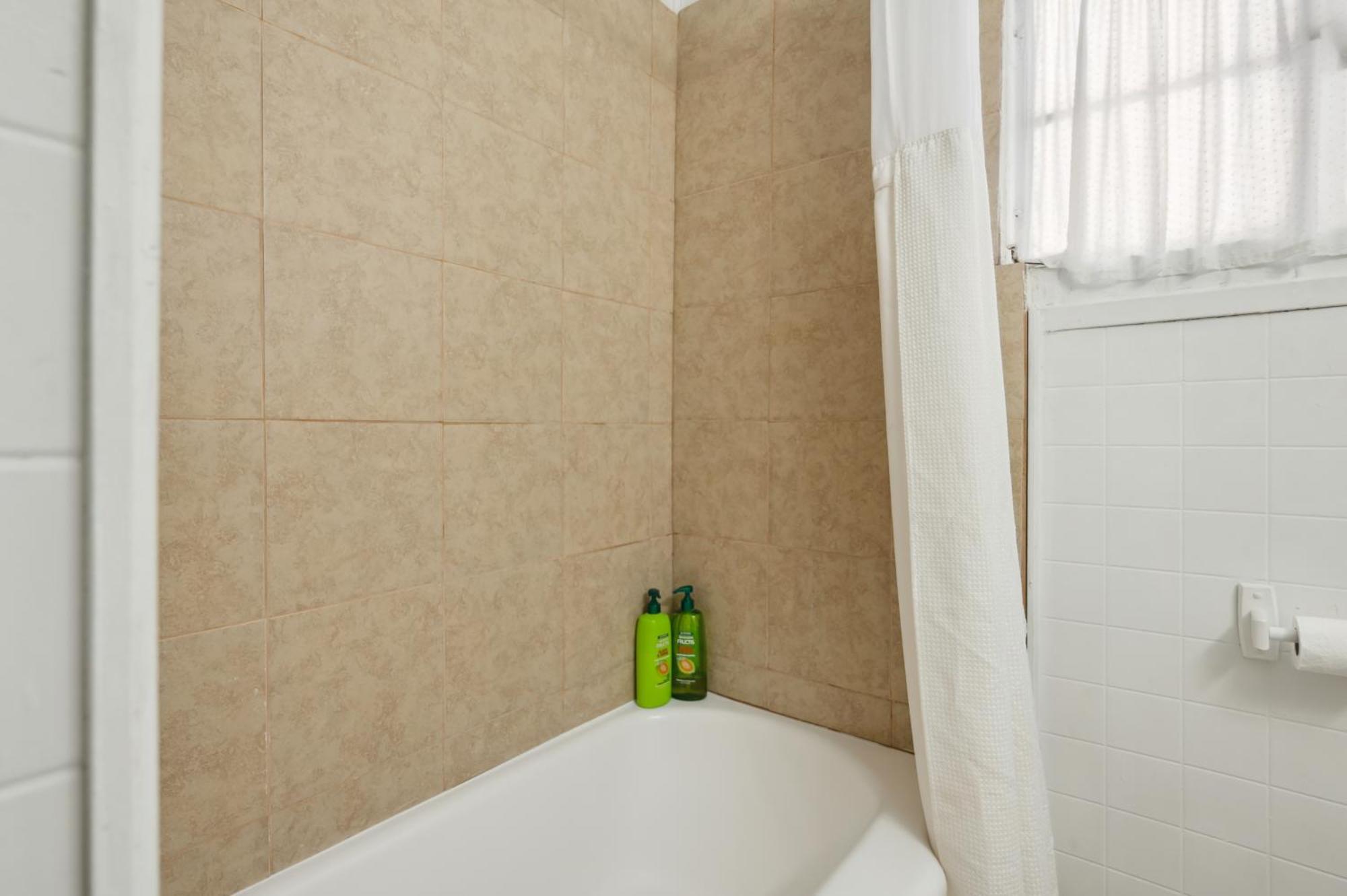 2Br Affordable Walkable Duplex Near Forsyth Park Free Parking Apartment