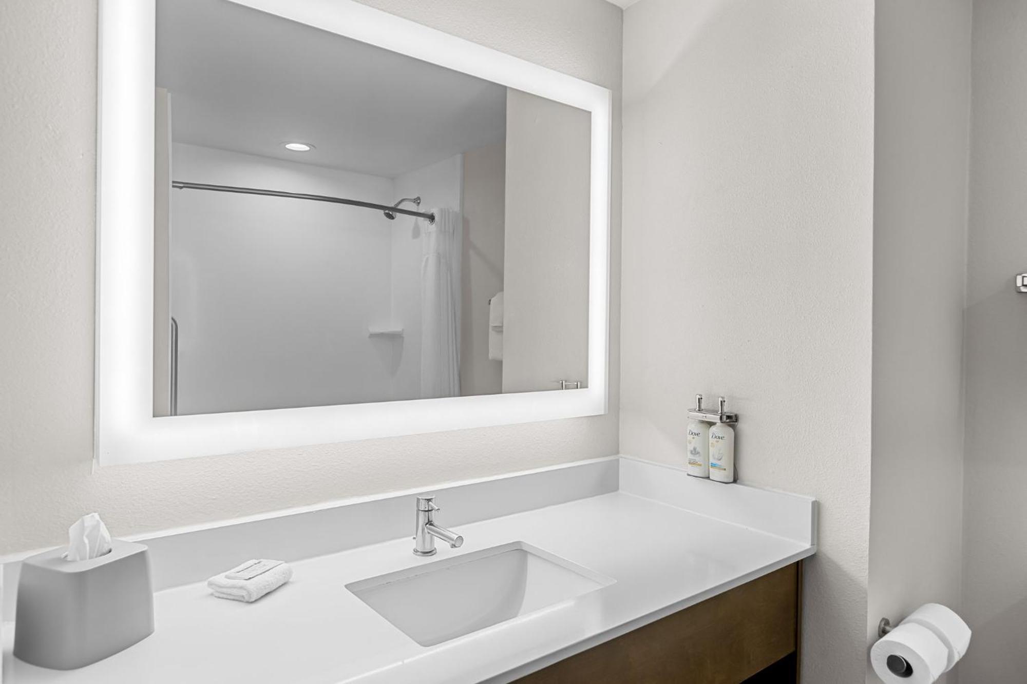 Hotel Express & Midtown By Ihg