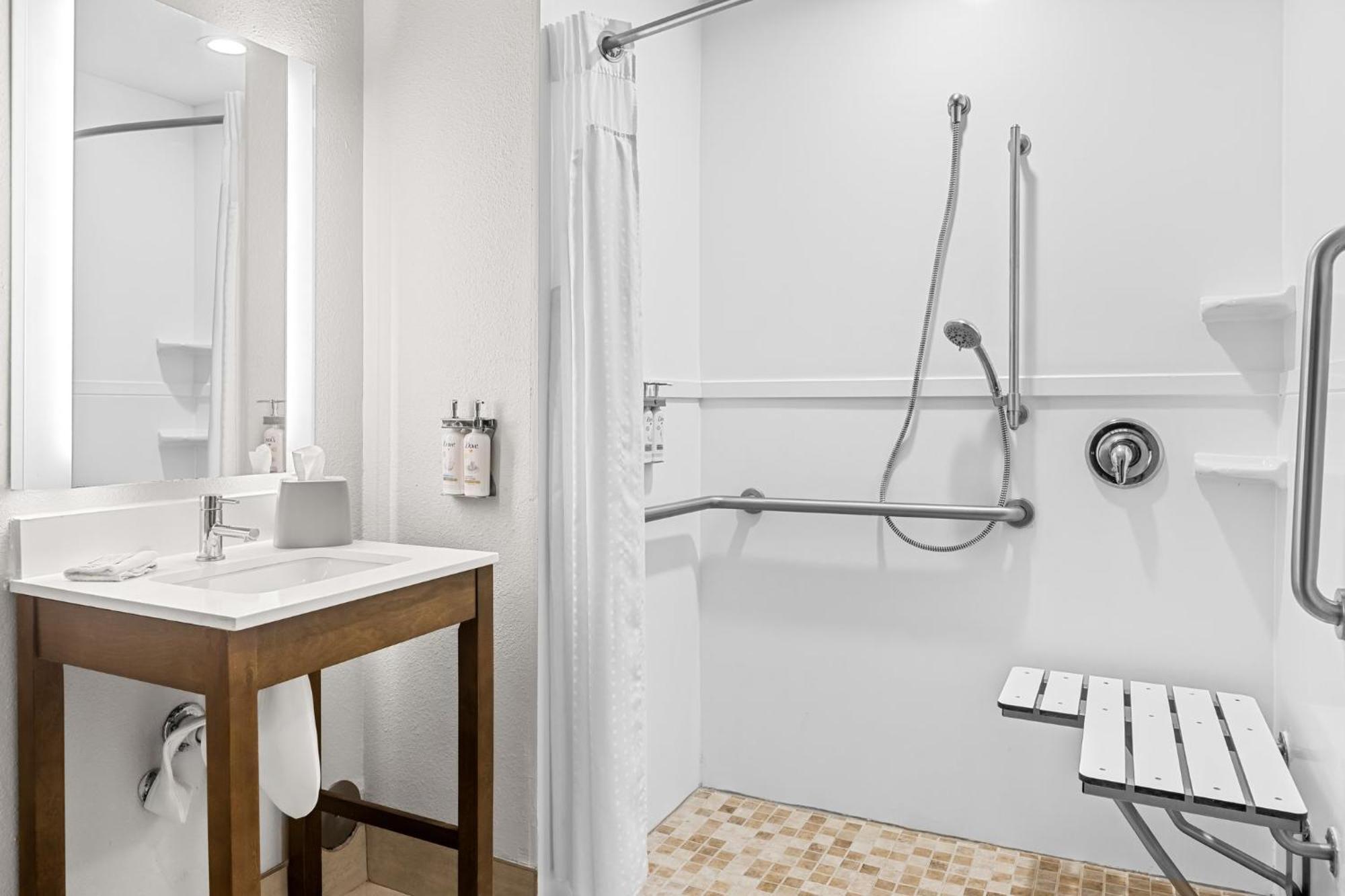 Express & Midtown By Ihg