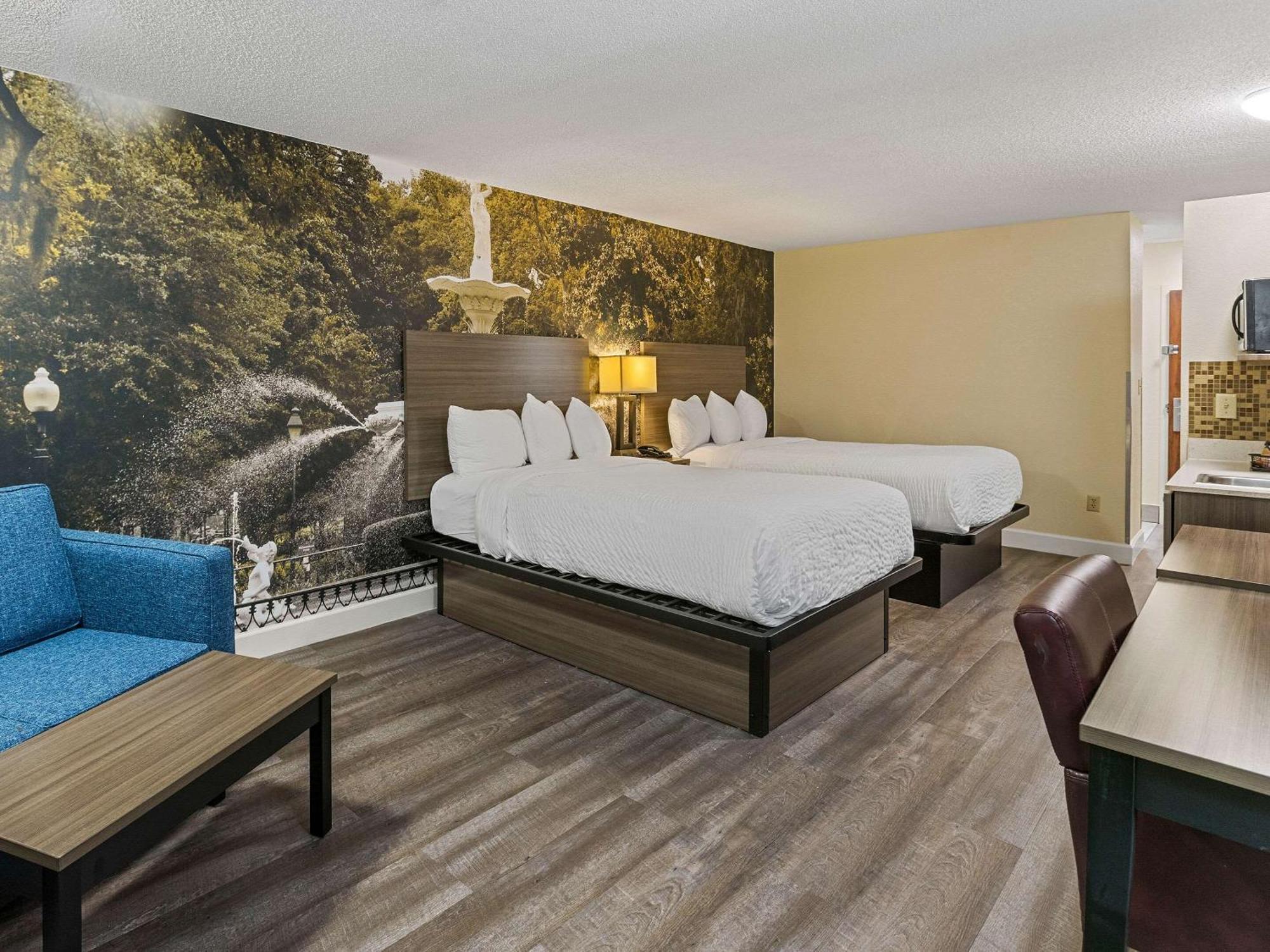 Clarion Pointe Gateway I-95 Hotel