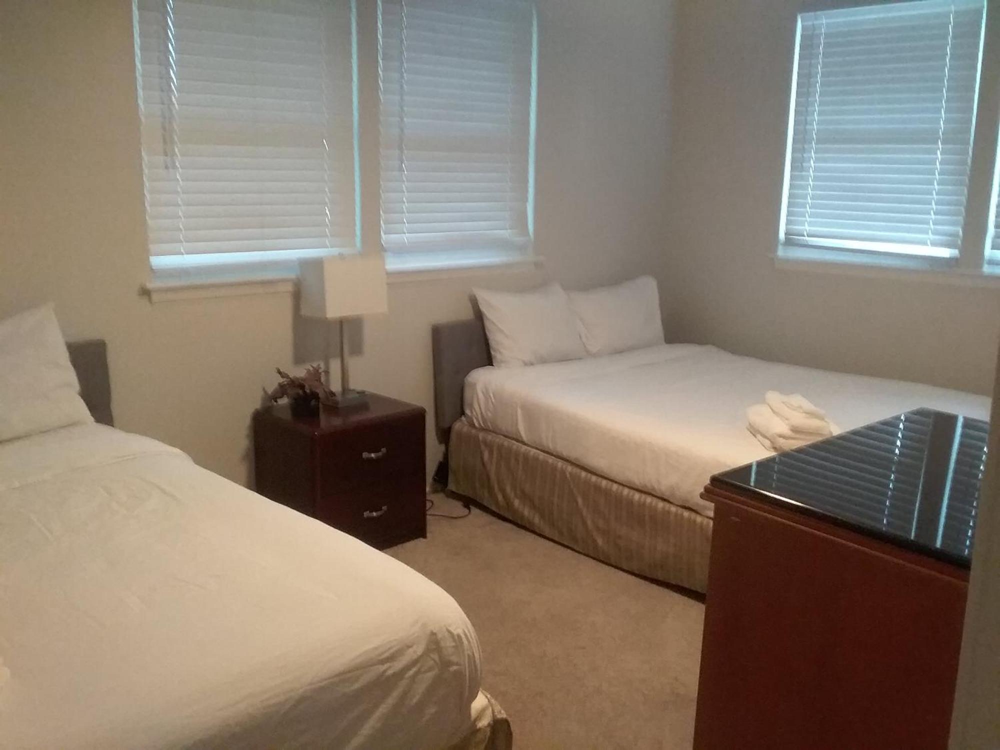 Holiday home Halcyon Hangout-mins To Downtown-ping Pong-pets *