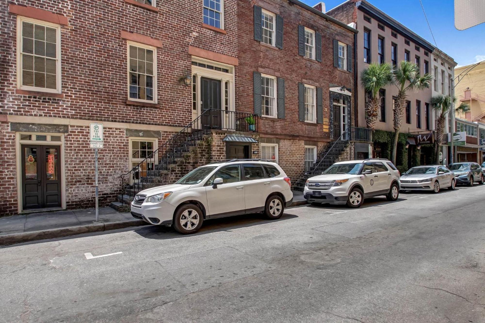 23 E York Street Unit 2 Apartment *