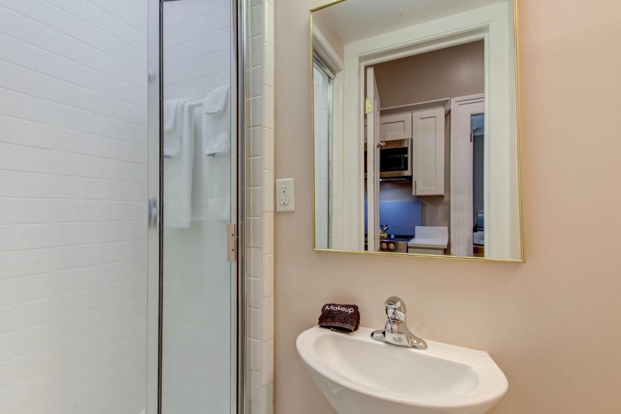 23 E York Street Unit 1 Apartment