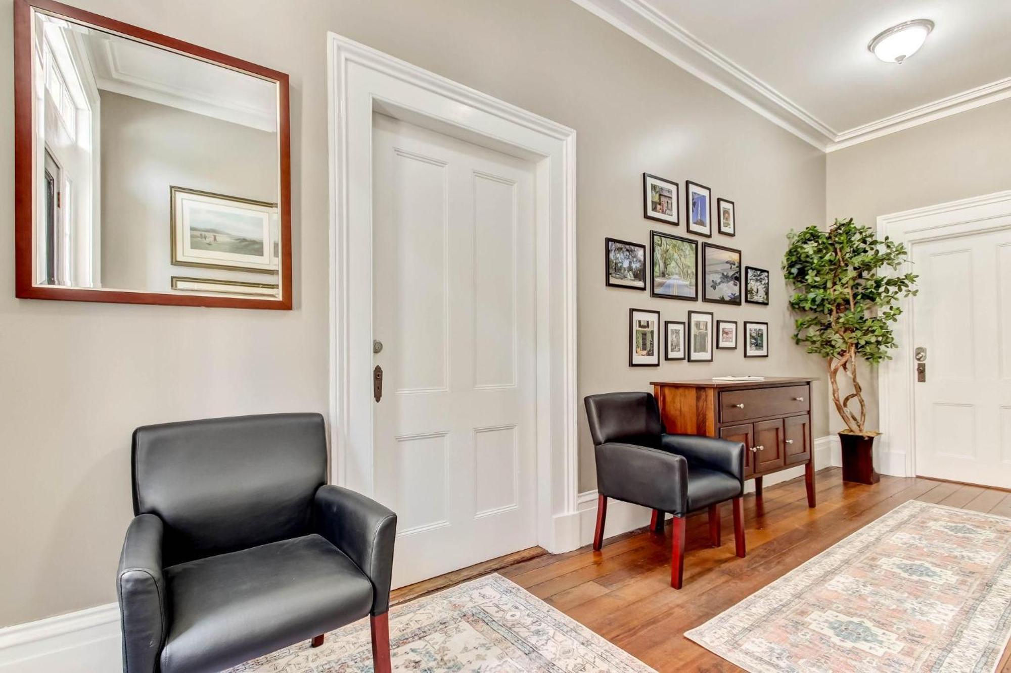 23 E York Street Unit 1 *