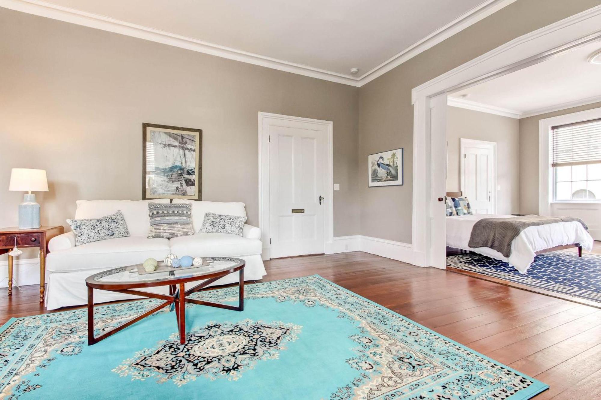 23 E York Street Unit 1 Apartment