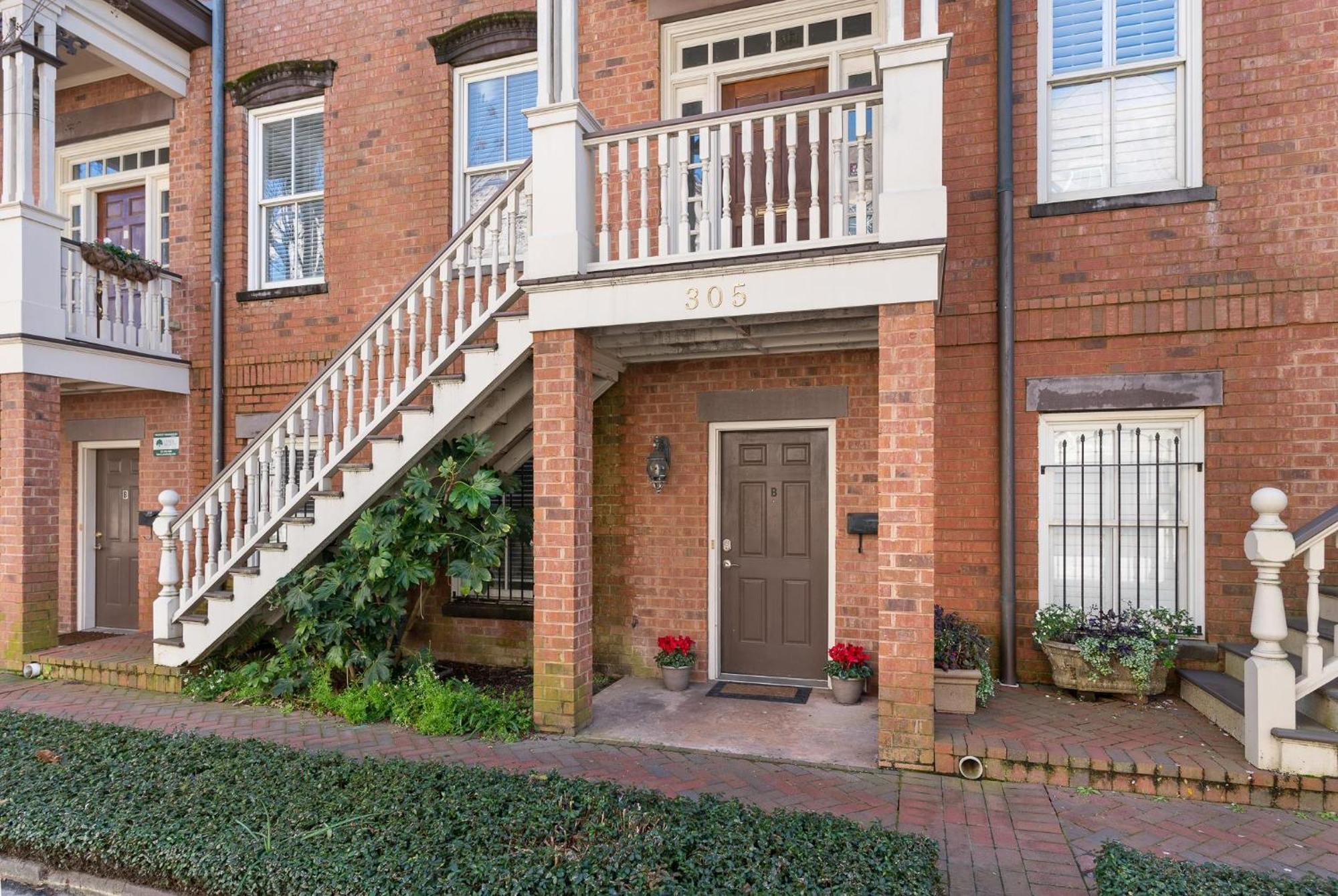 305 W Taylor Garden * Savannah