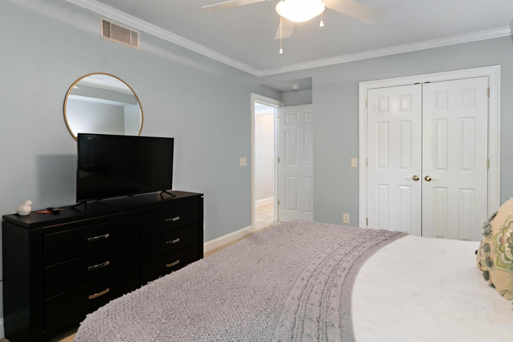 305 W Taylor Garden * Savannah