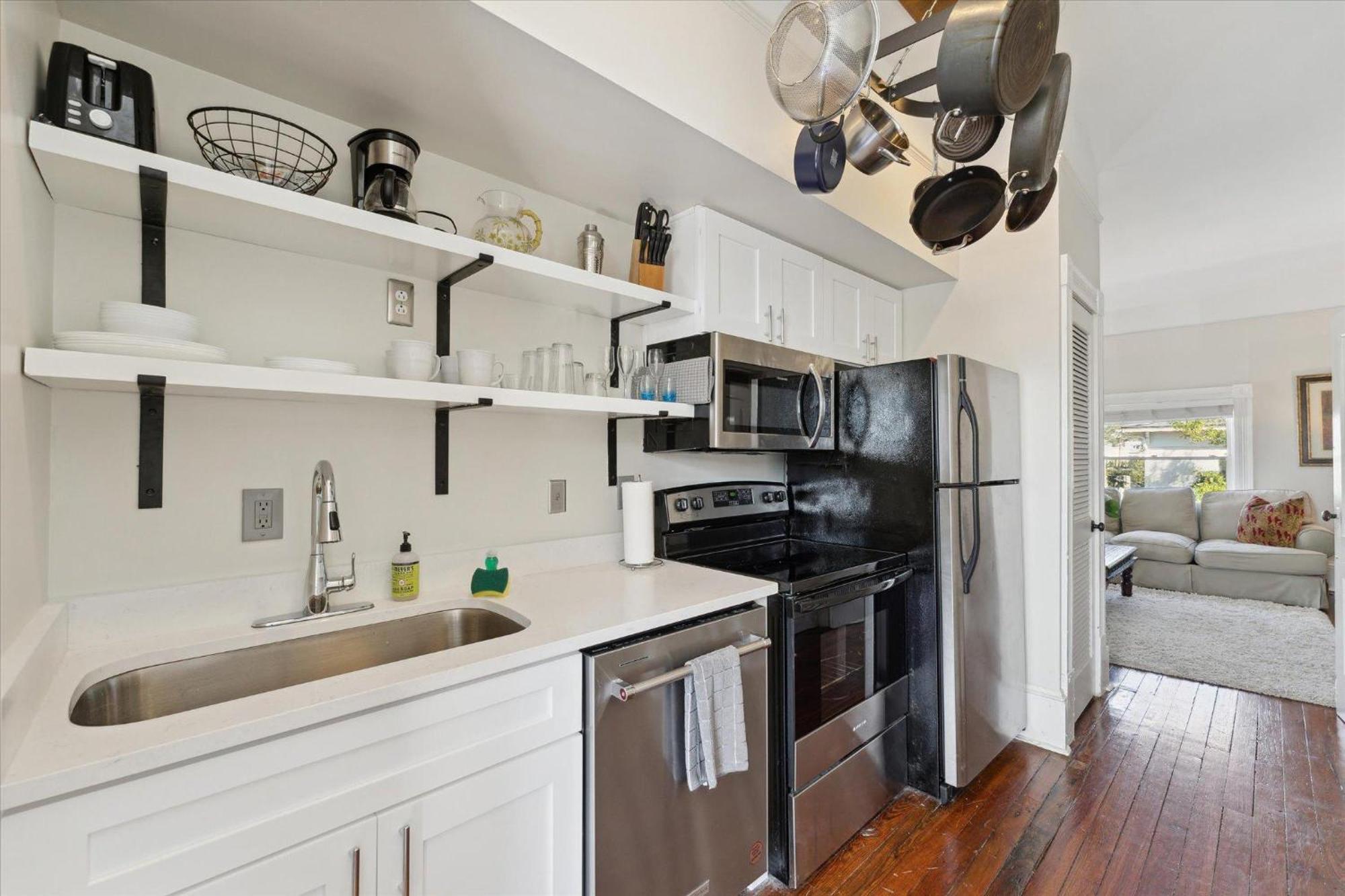 109 W Bolton Unit C Apartment