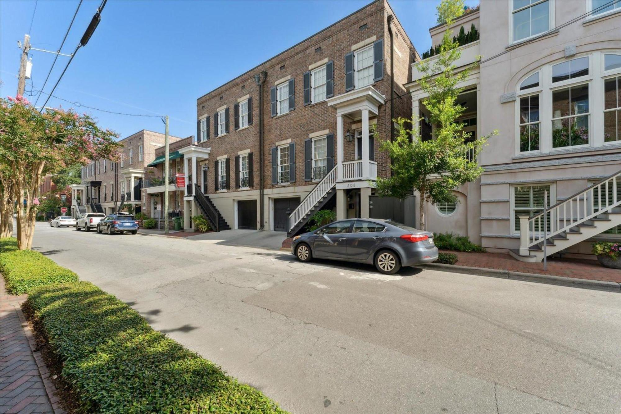 308 W Taylor Street Garden *