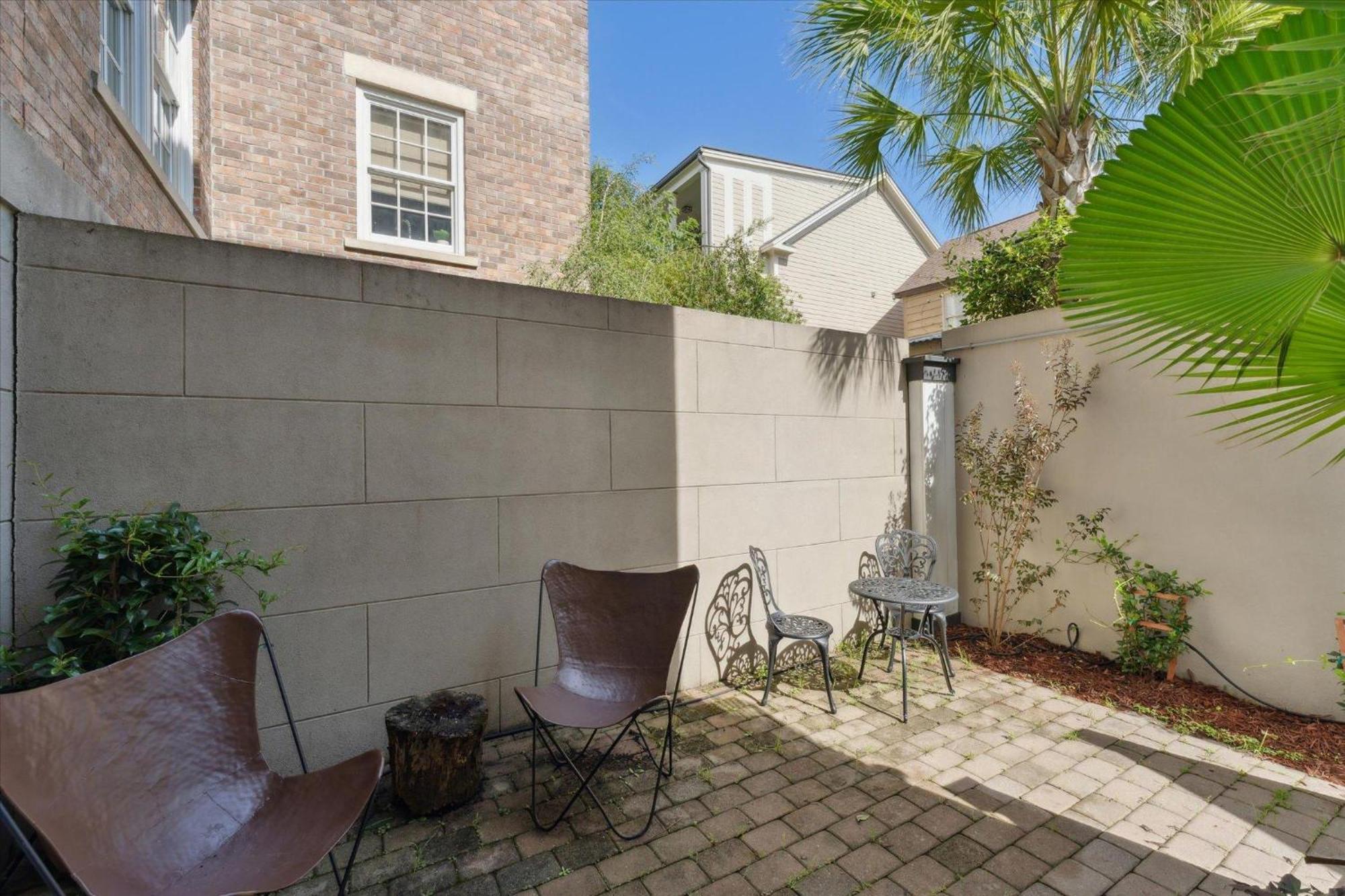 Apartment 308 W Taylor Street Garden