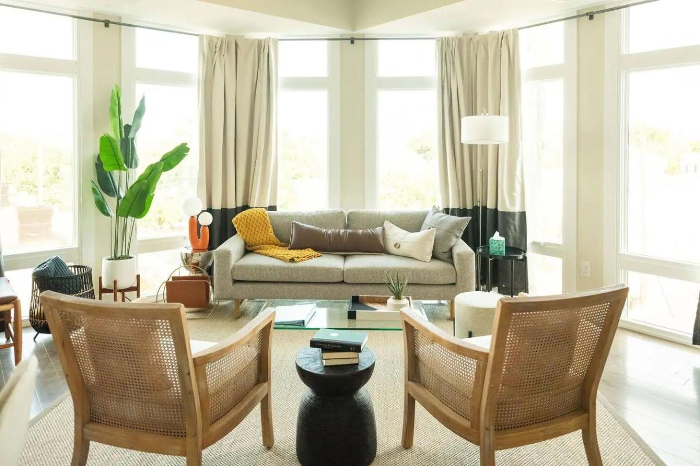 Apartment Downtown, Contemporary, 2 Bedroom, Roof Terrace! 4a