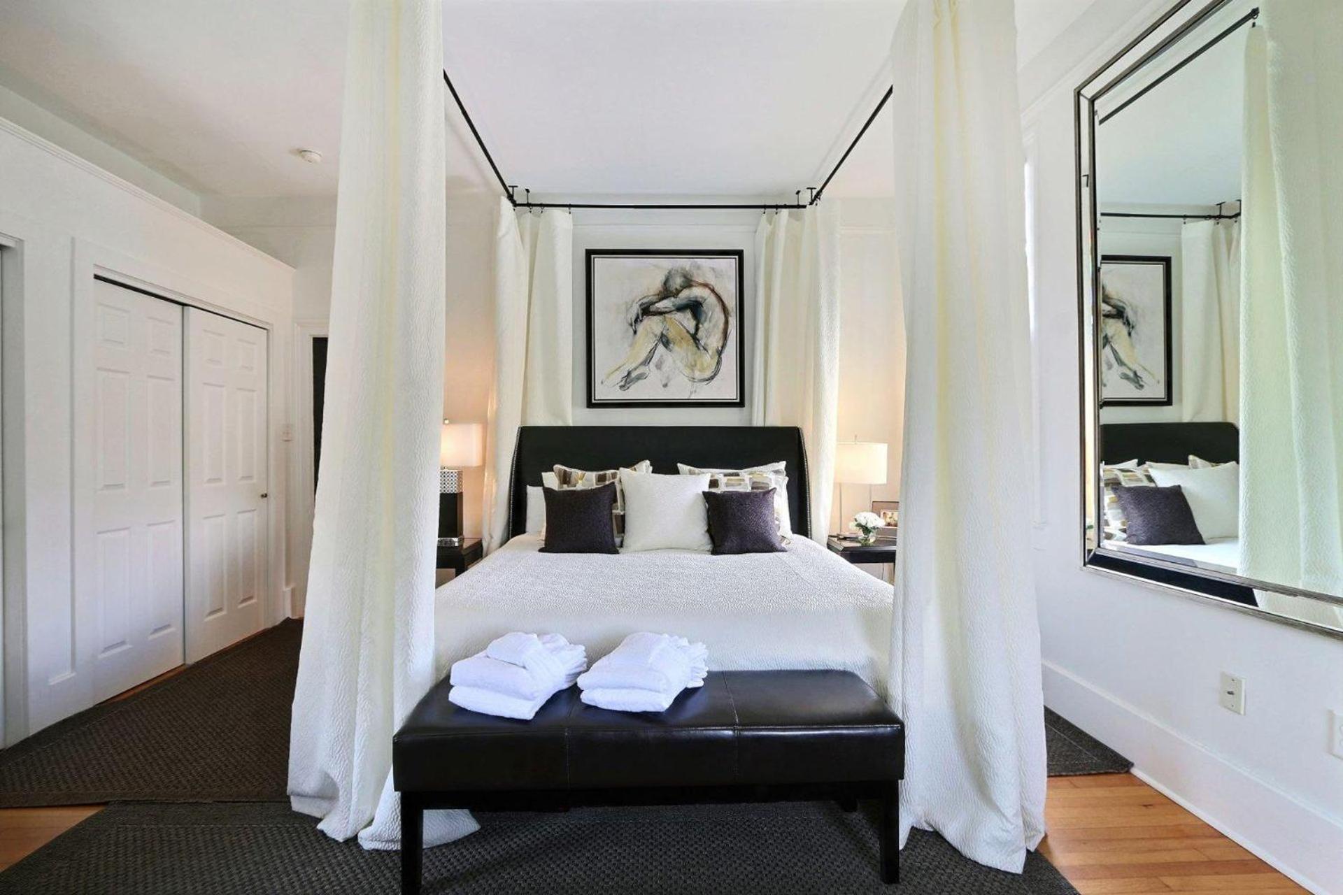 Apartment Romancing The Jones Savannah