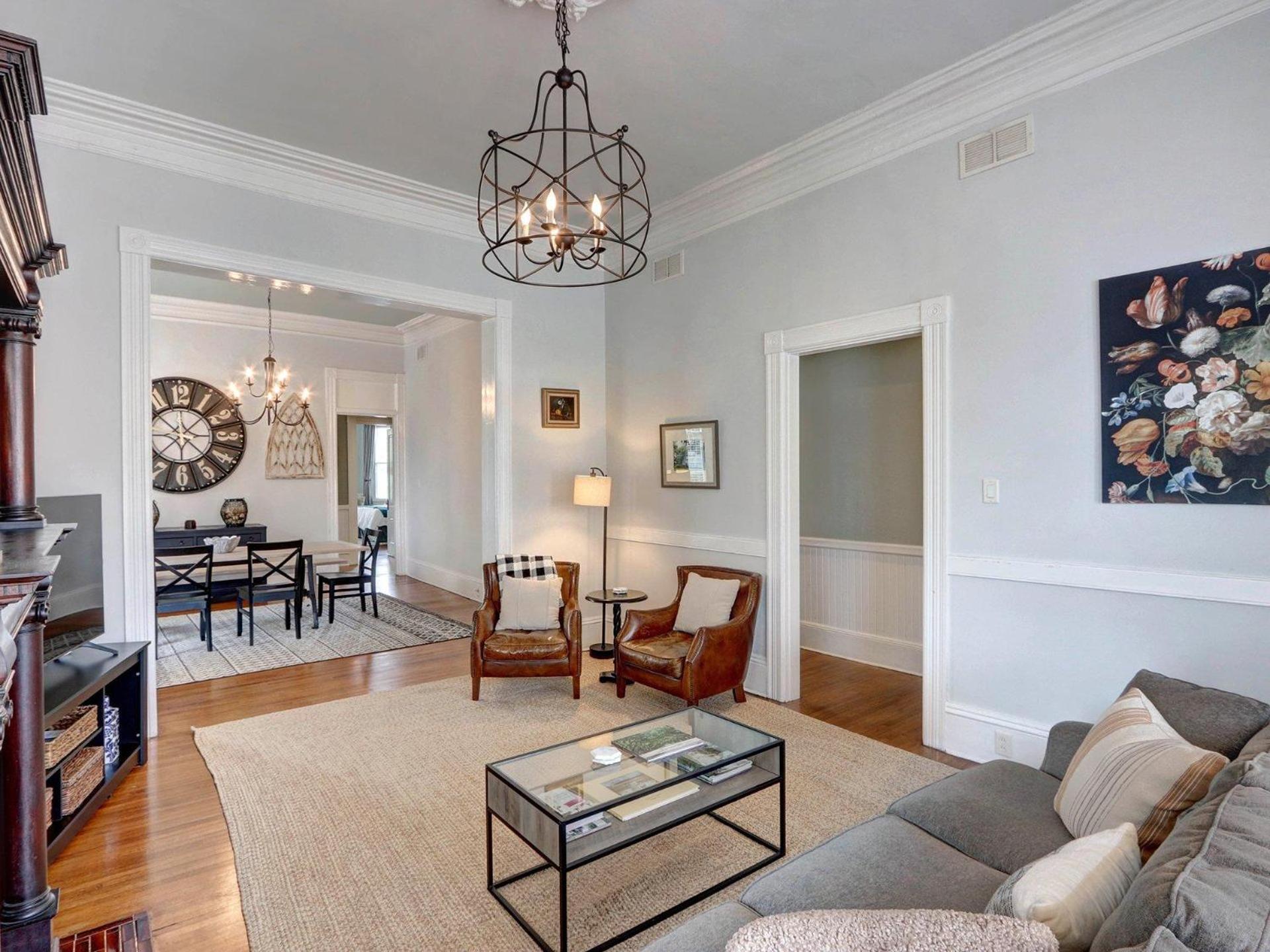 Parlor On Park *