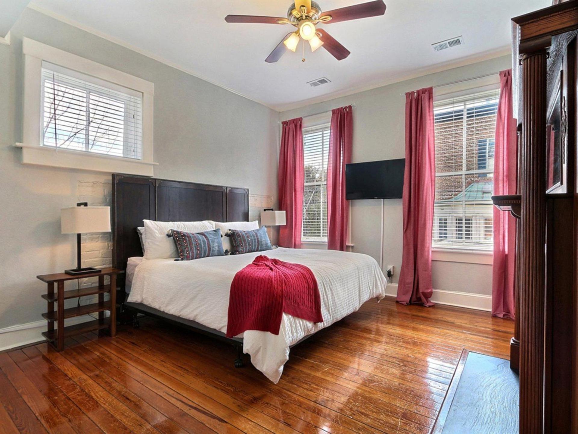 Apartment Lafayette Row Unit 2 *