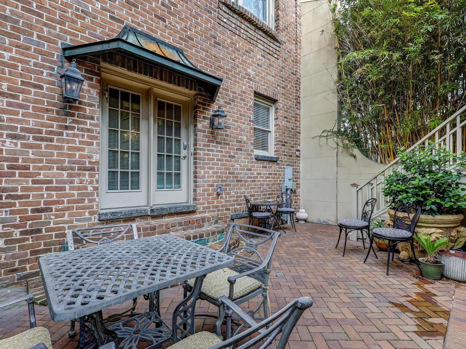 Broughton Street Main House * Savannah