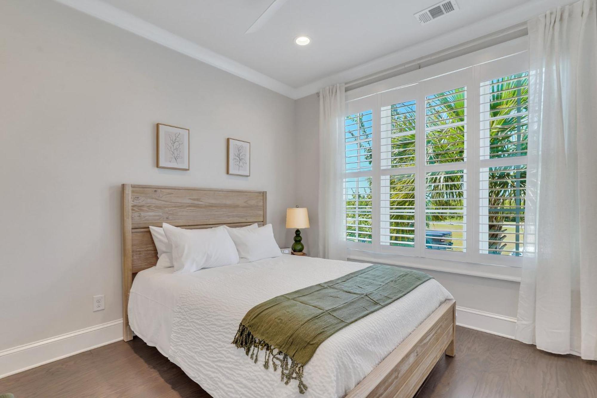 Holiday home Waterside Retreat, Steps To River Street Savannah
