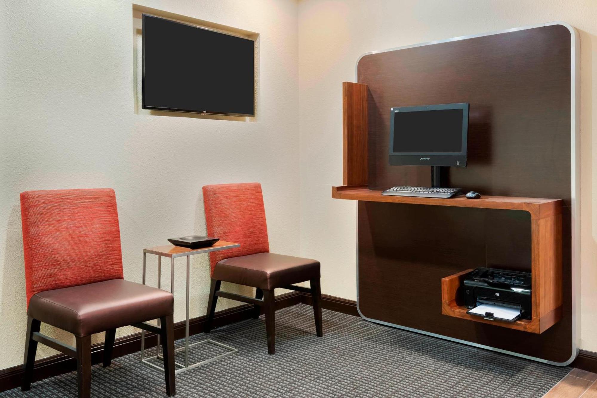 Hotel Towneplace Midtown 3*