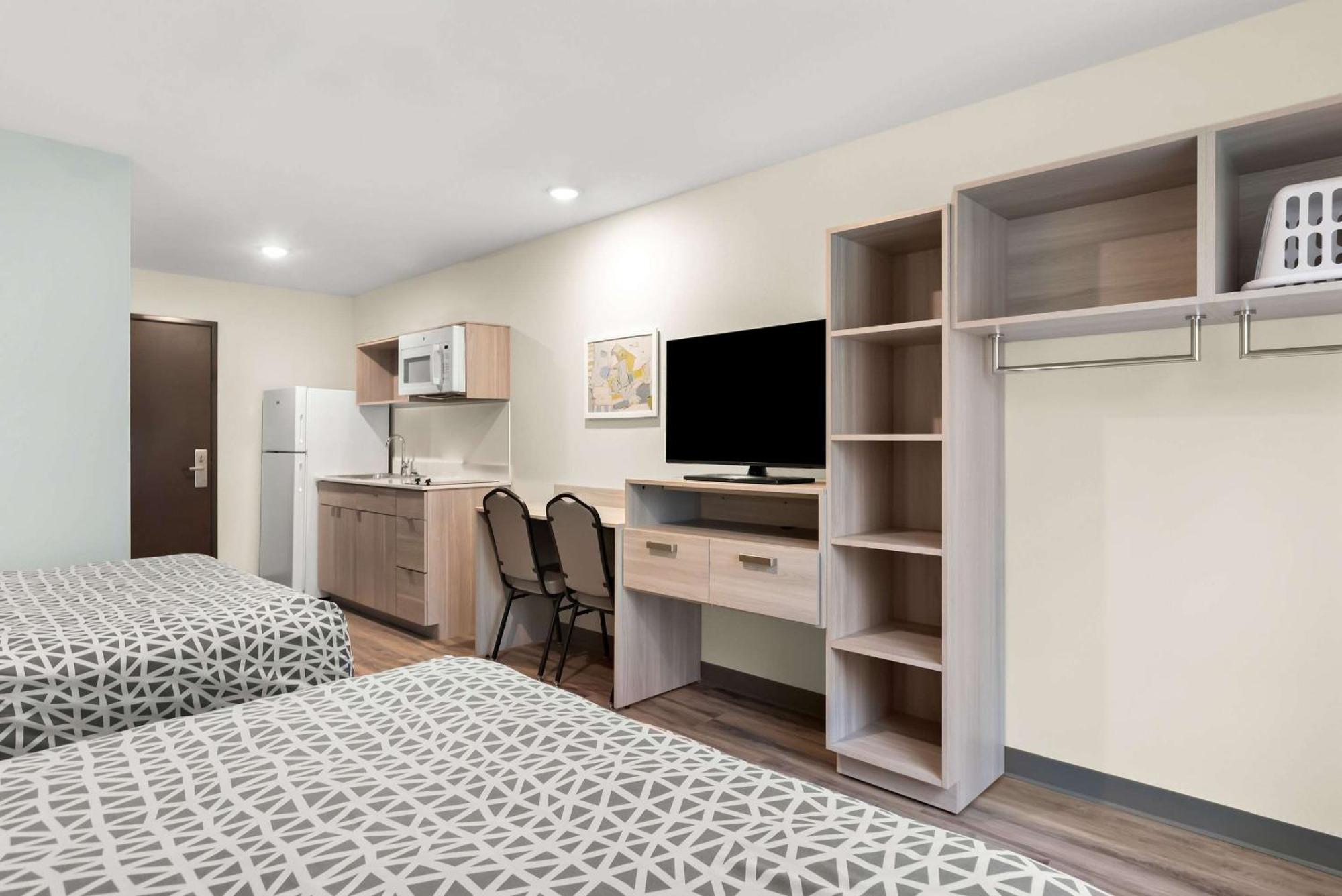 Woodspring West Chatham Parkway Hotel