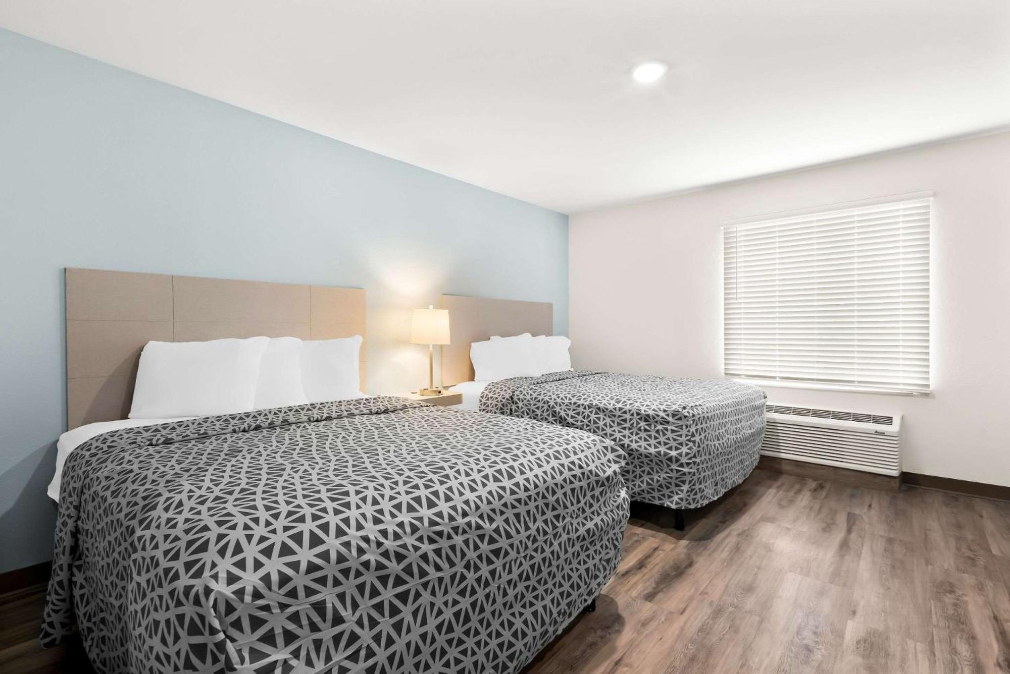 Hotel Woodspring West Chatham Parkway