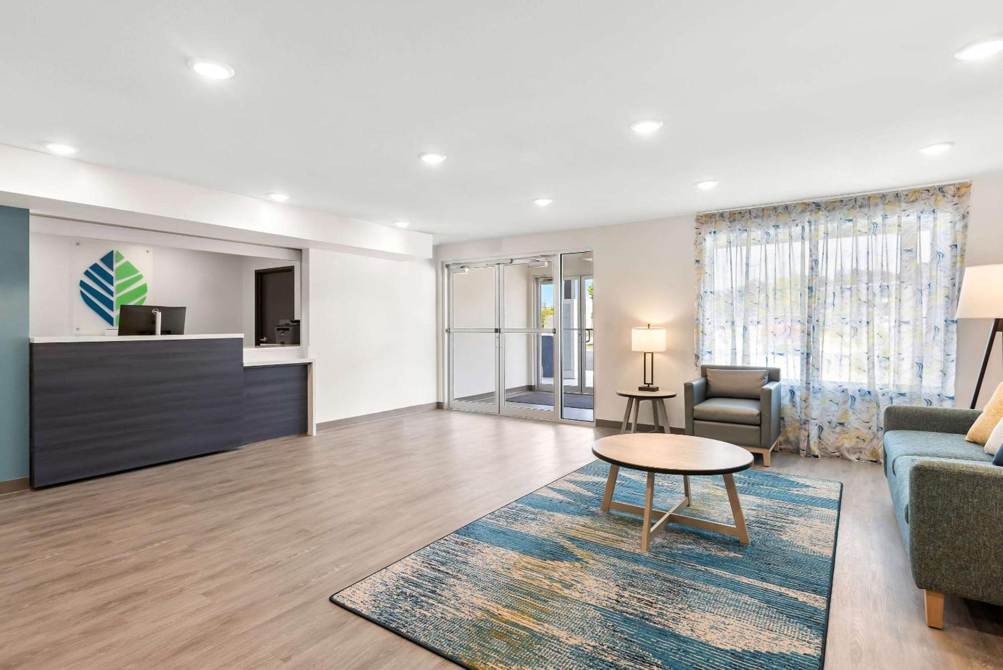 Woodspring West Chatham Parkway *