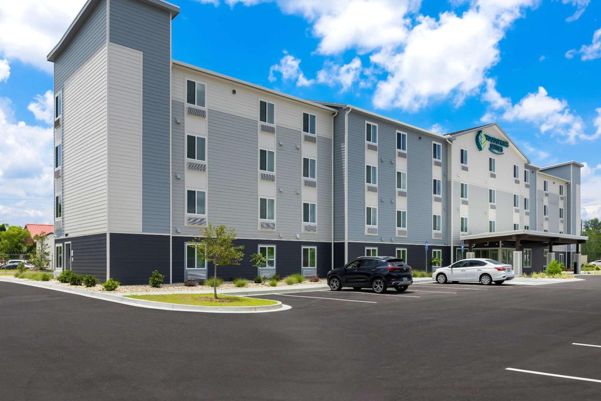 Woodspring West Chatham Parkway Hotel