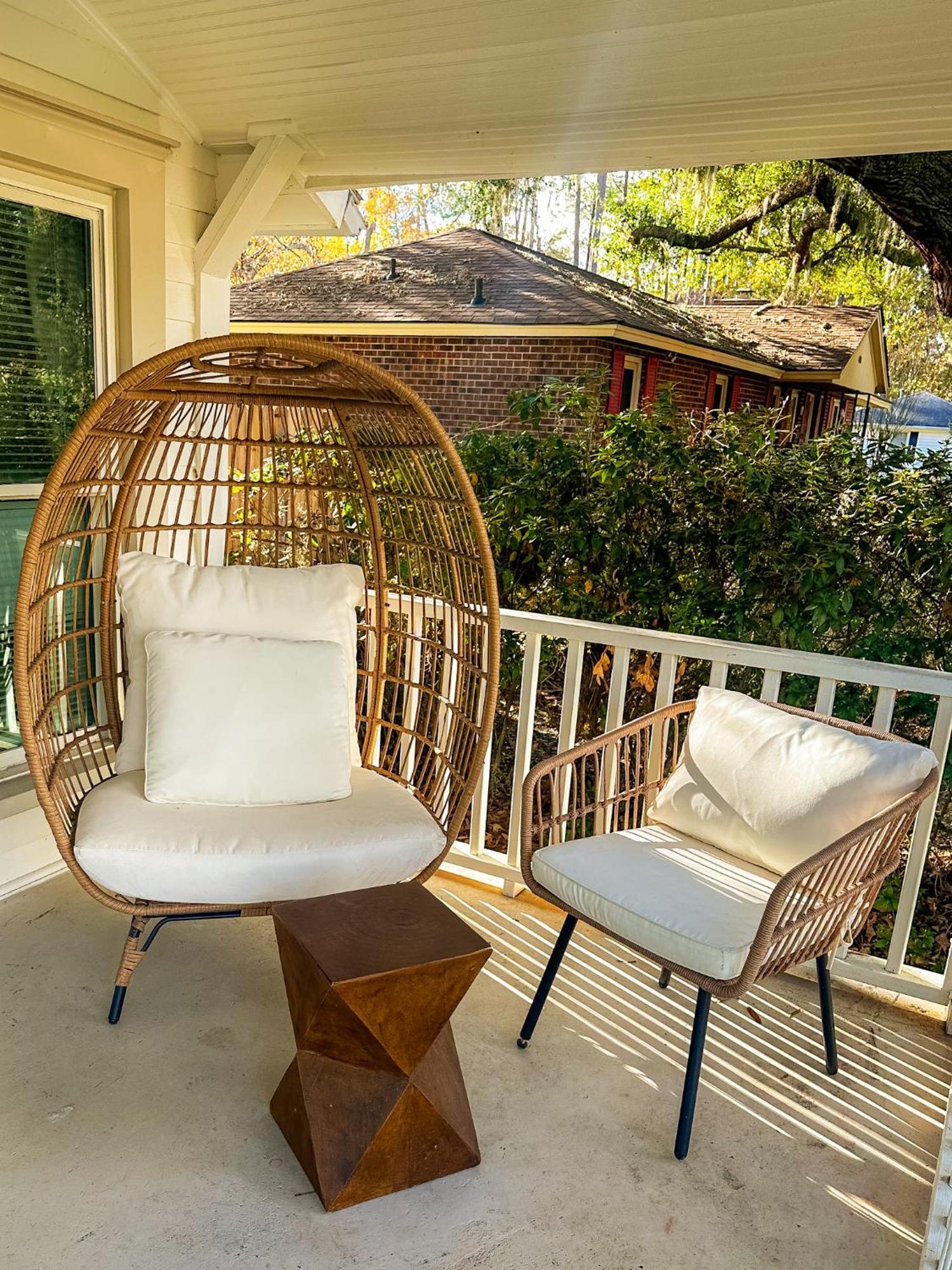Charming & Bright 2 Bedroom - Close To Downtown - Airport Holiday home *