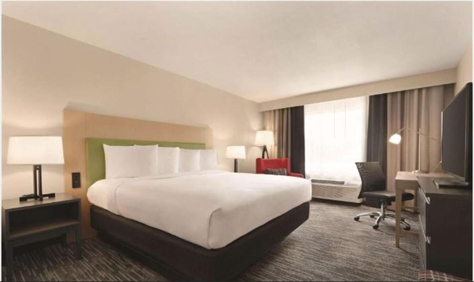 Country & By Radisson, Midtown, Ga Savannah