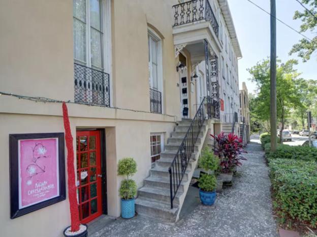 Apartment Historic Getaway