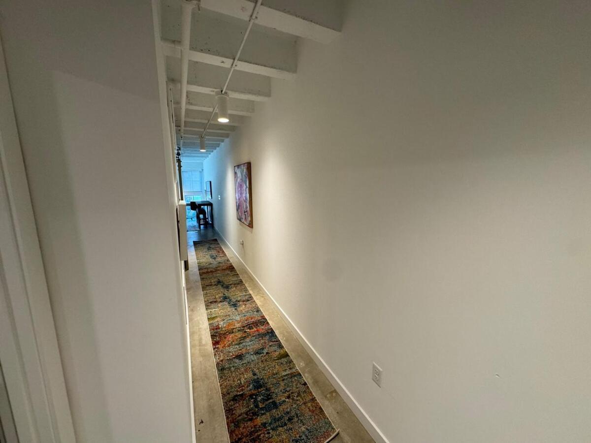 Wright Square Apartment