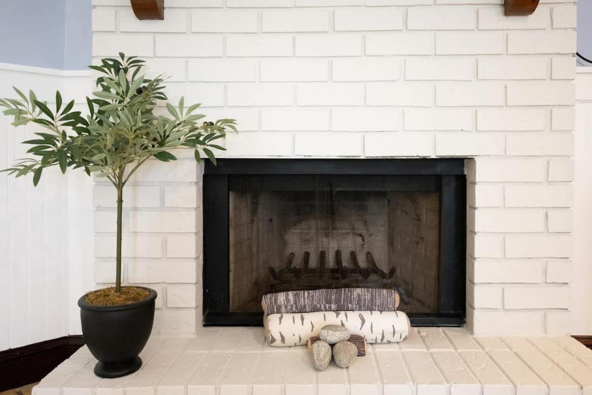 Holiday home Family & Dog-friendly House W Pool & Entertainment Galore! Halfway To Downtown And Tybee