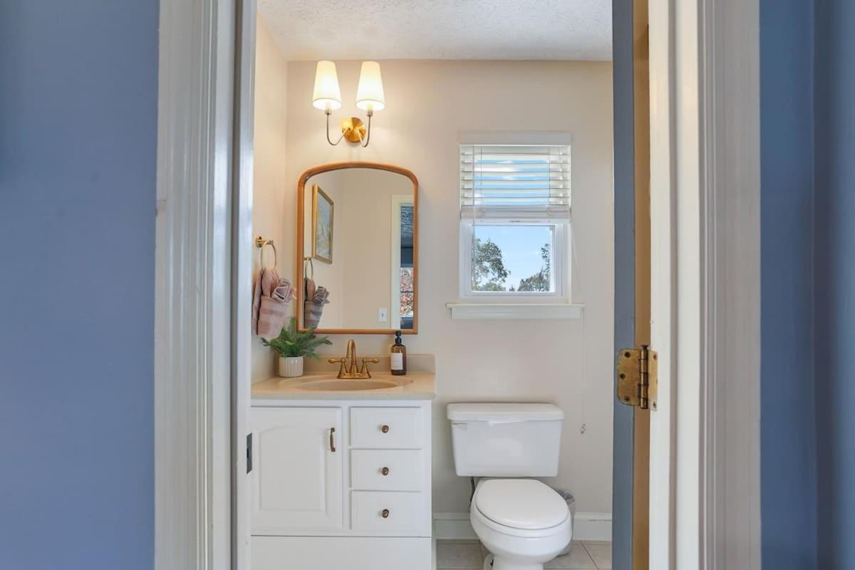 Holiday home Family & Dog-friendly House W Pool & Entertainment Galore! Halfway To Downtown And Tybee *