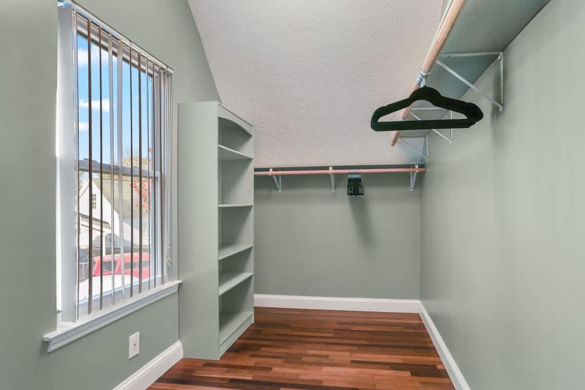 Family & Dog-friendly House W Pool & Entertainment Galore! Halfway To Downtown And Tybee * Savannah