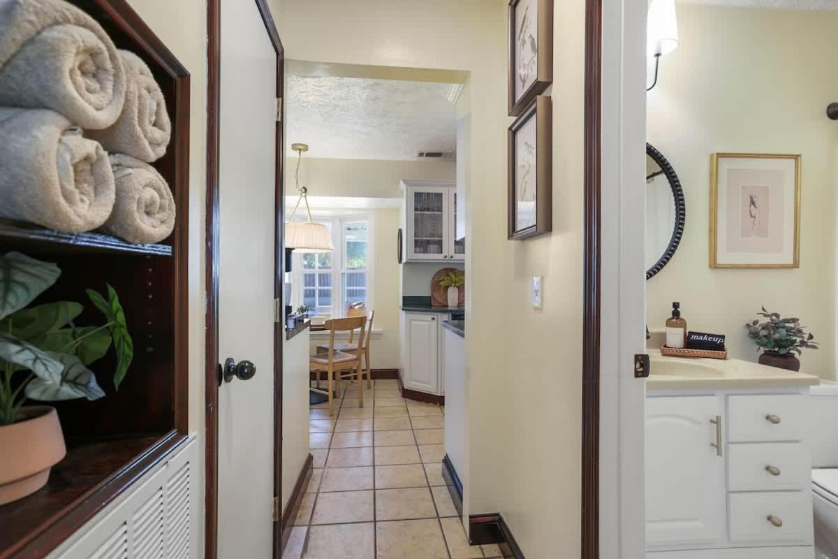 Holiday home Family & Dog-friendly House W Pool & Entertainment Galore! Halfway To Downtown And Tybee