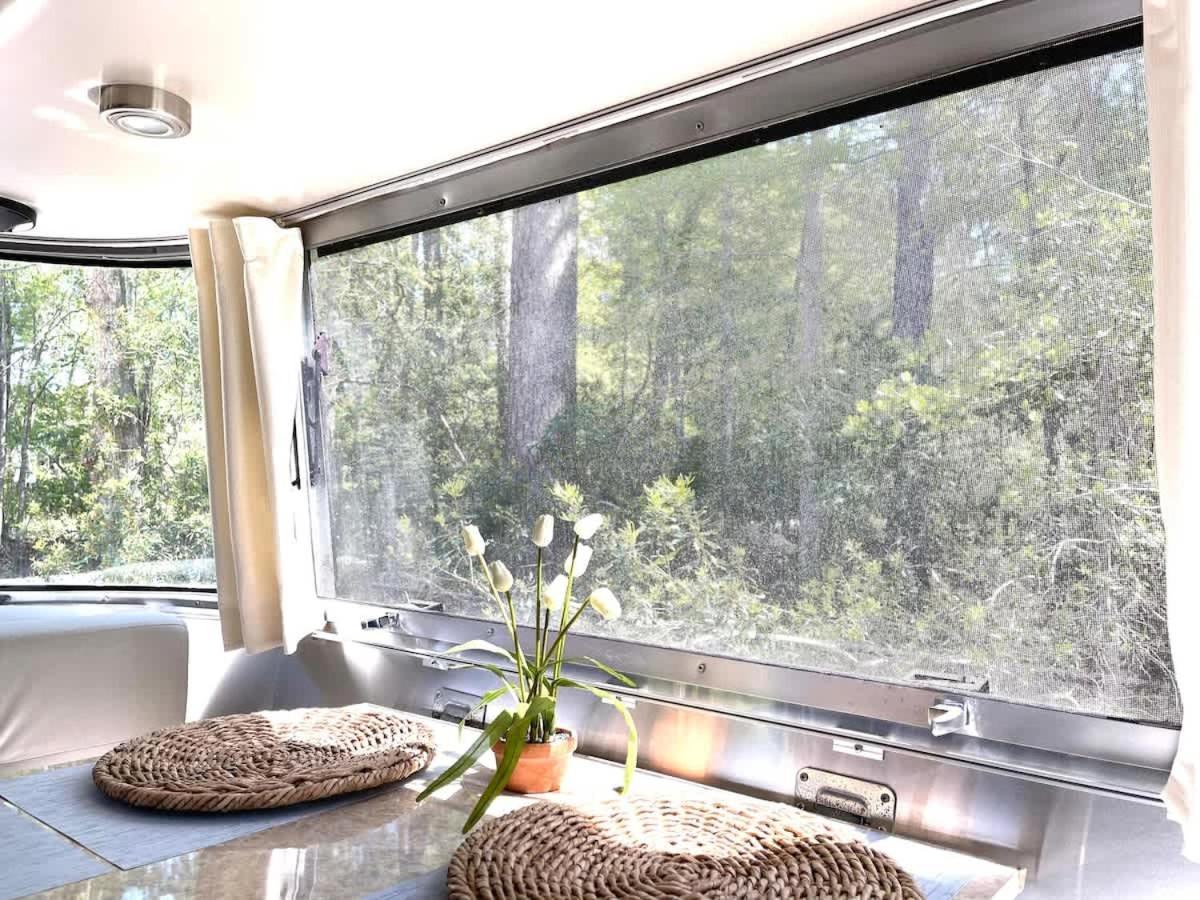 Silver Belle Airstream Glamper Near Tybee & Campsite *