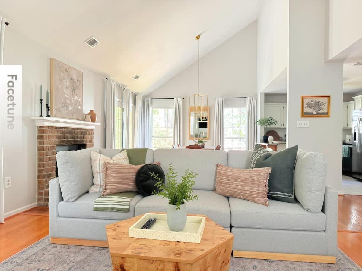 Charming For Family And Dogs Near & Holiday home Savannah