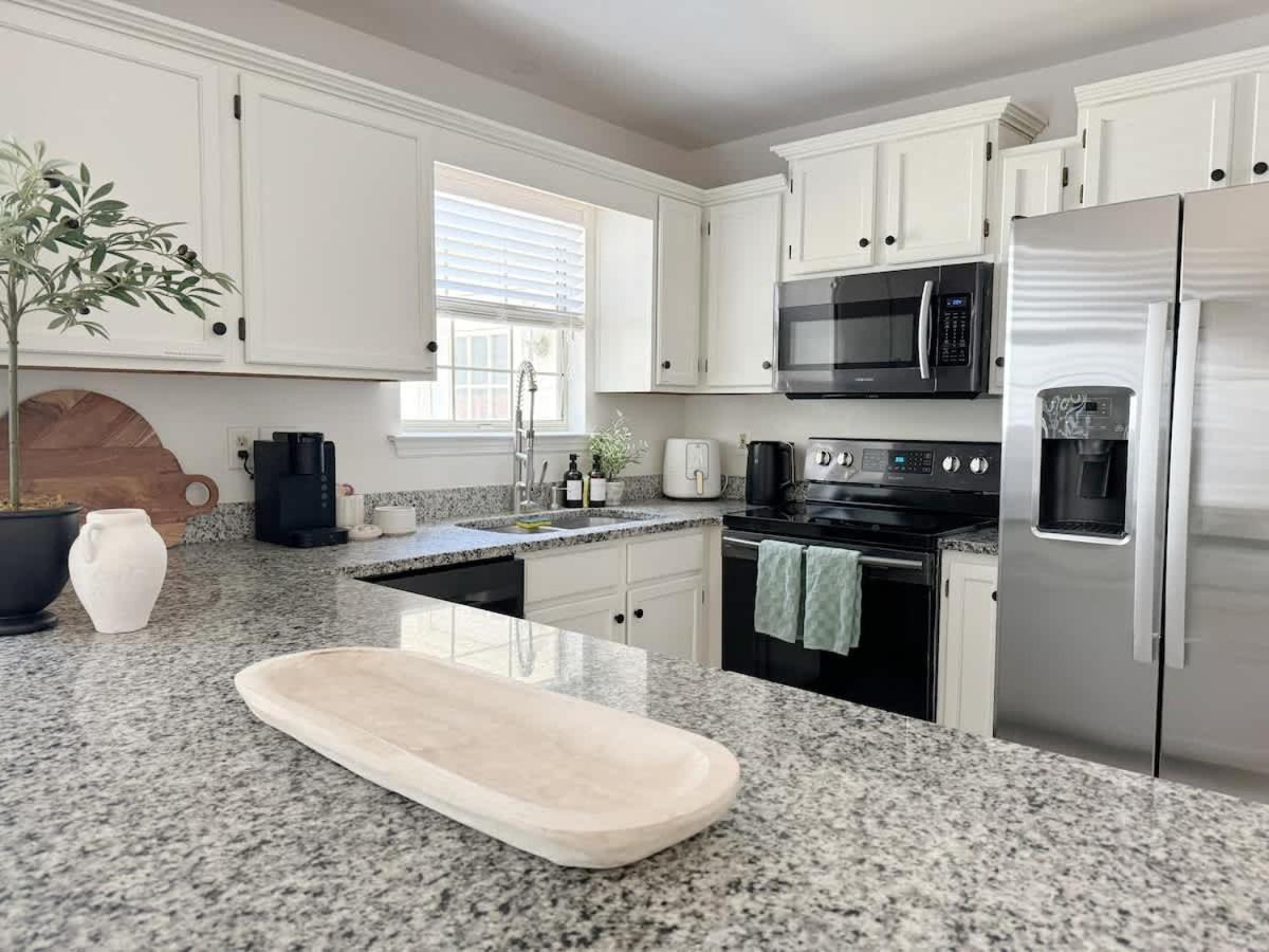 Charming For Family And Dogs Near & Holiday home Savannah