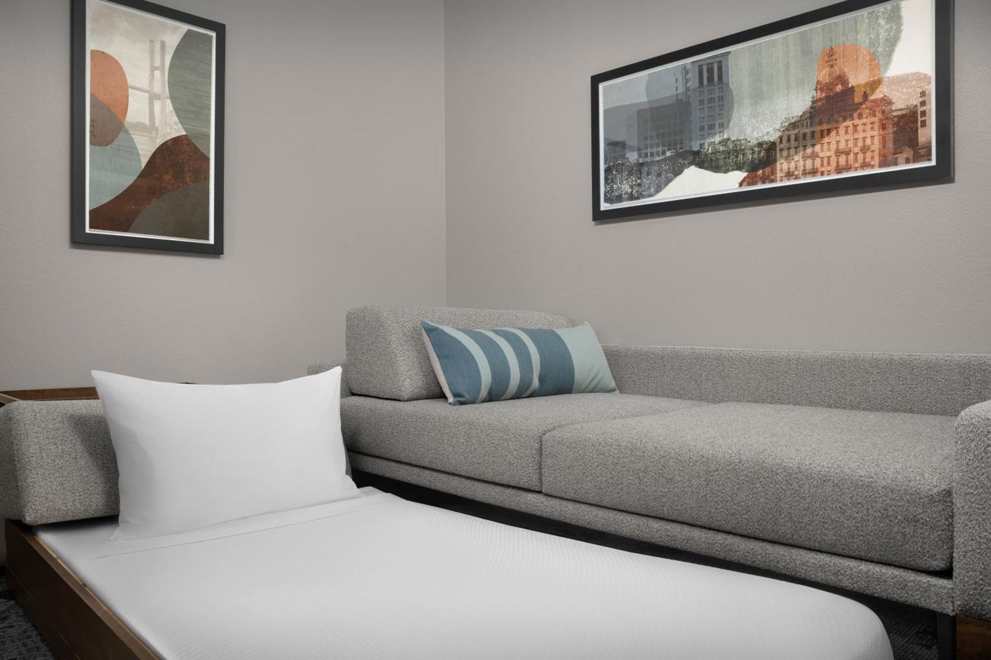 Springhill By Marriott Downtown Historic District 3*