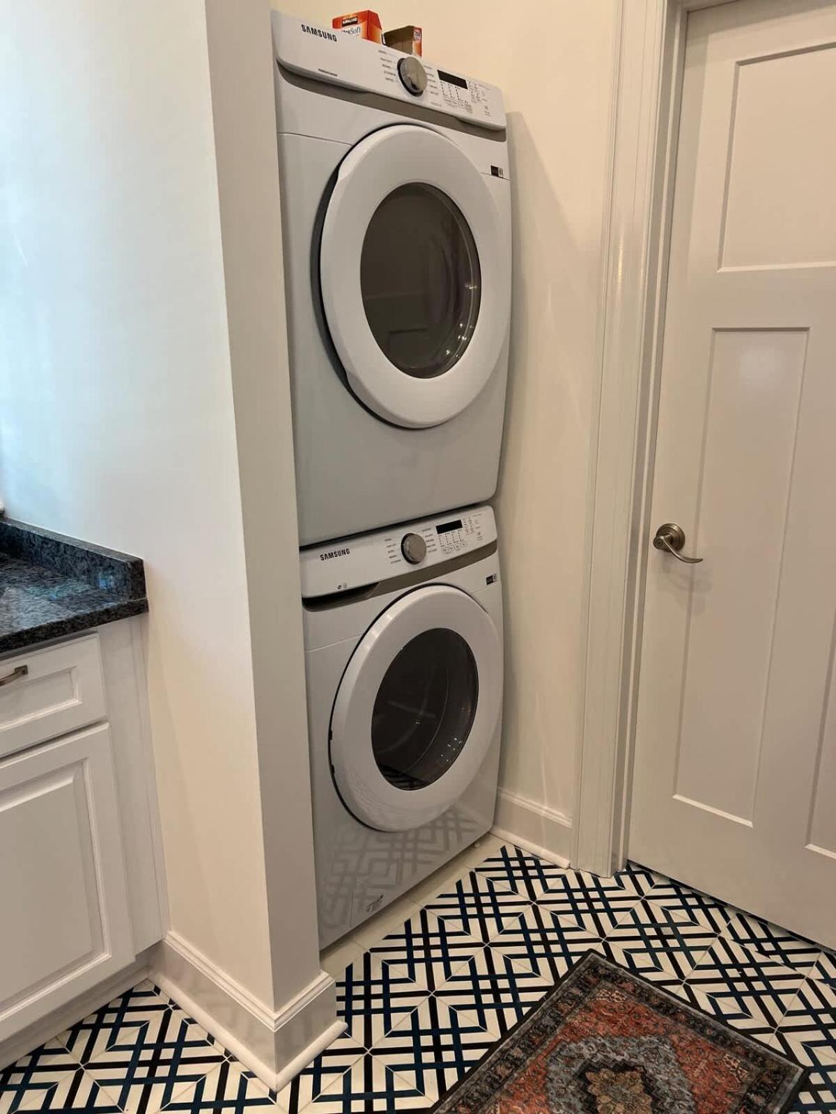 Sunny & Playful Carriage House In Downtown Here And Walk Everywhere Savannah