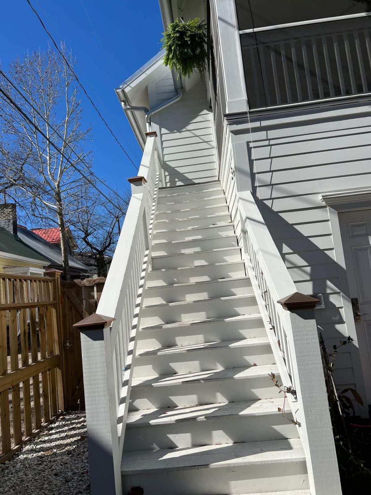Sunny & Playful Carriage House In Downtown Here And Walk Everywhere Apartment