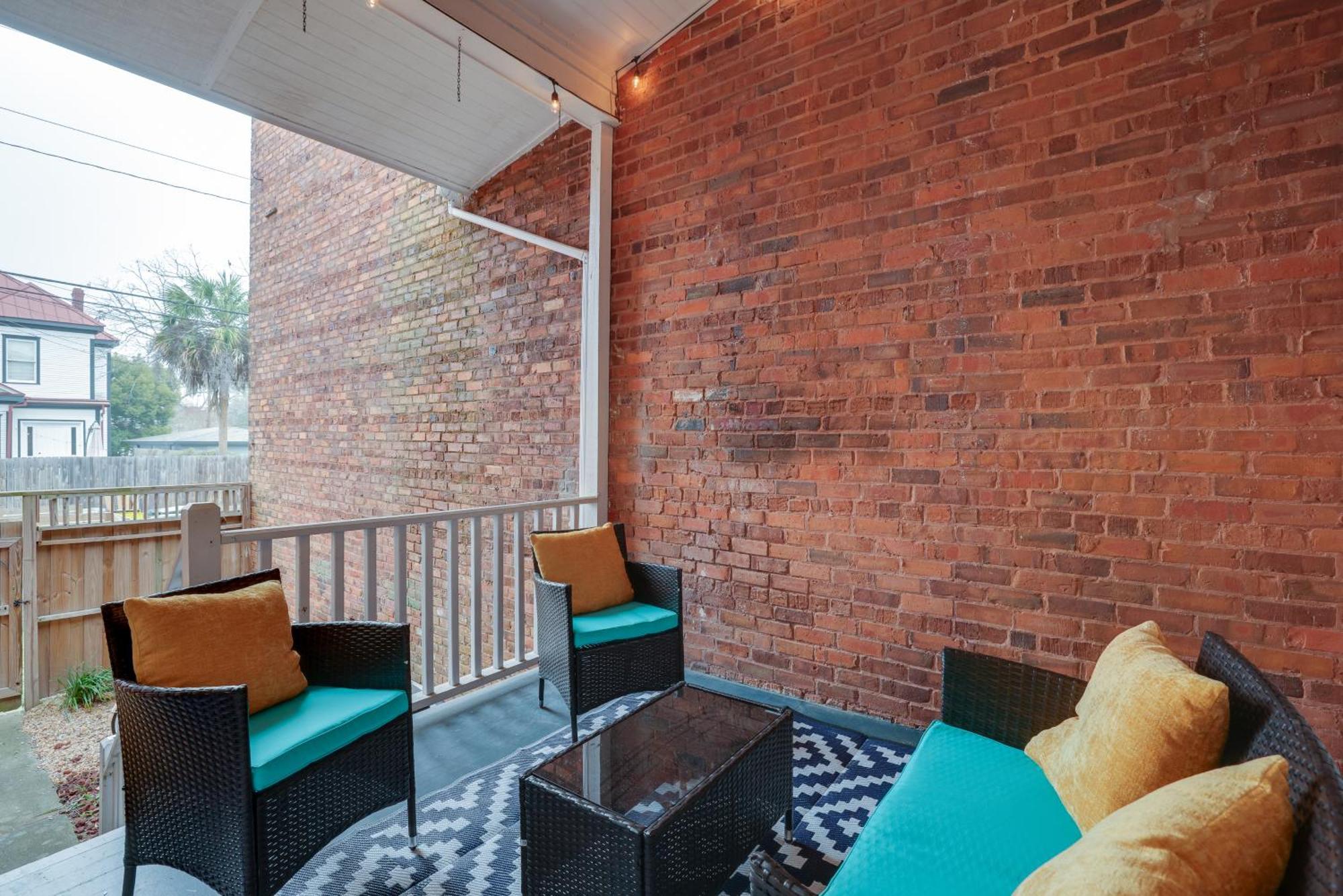 Apartment Mid-century Getaway *
