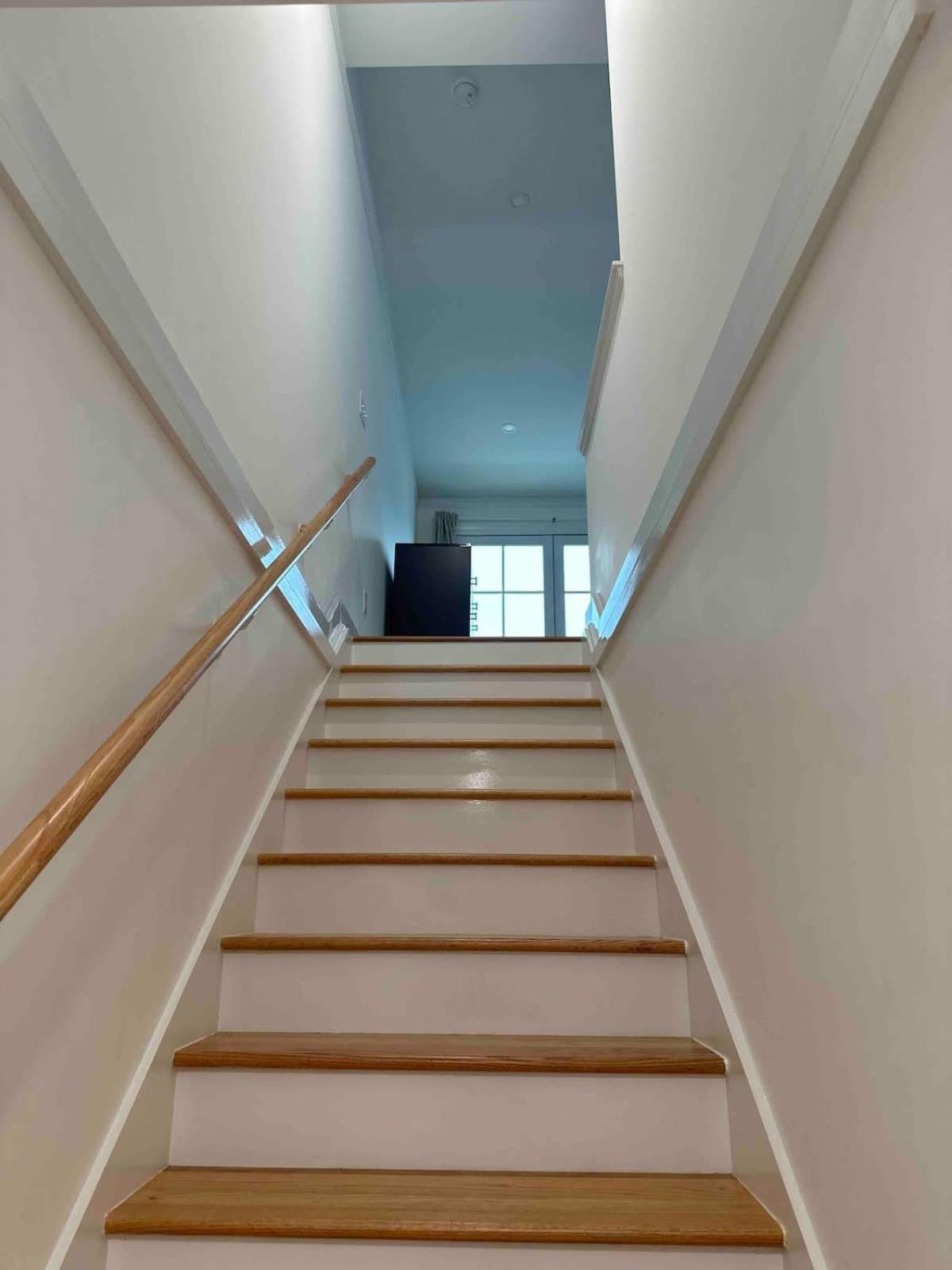 Holiday home Spacious 3-floor Downtown Retreat - Prime Location *
