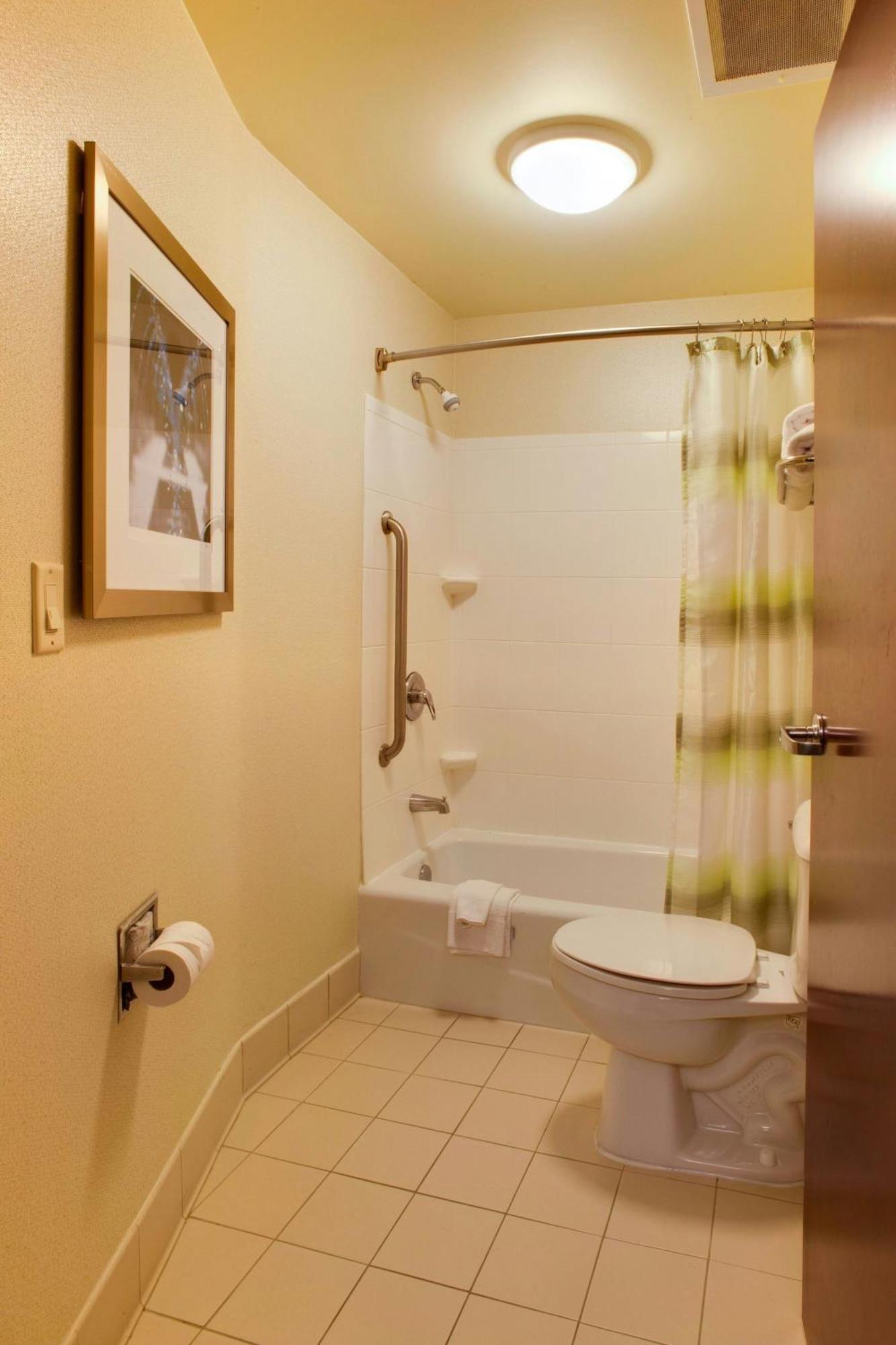 Springhill Airport Hotel 3*