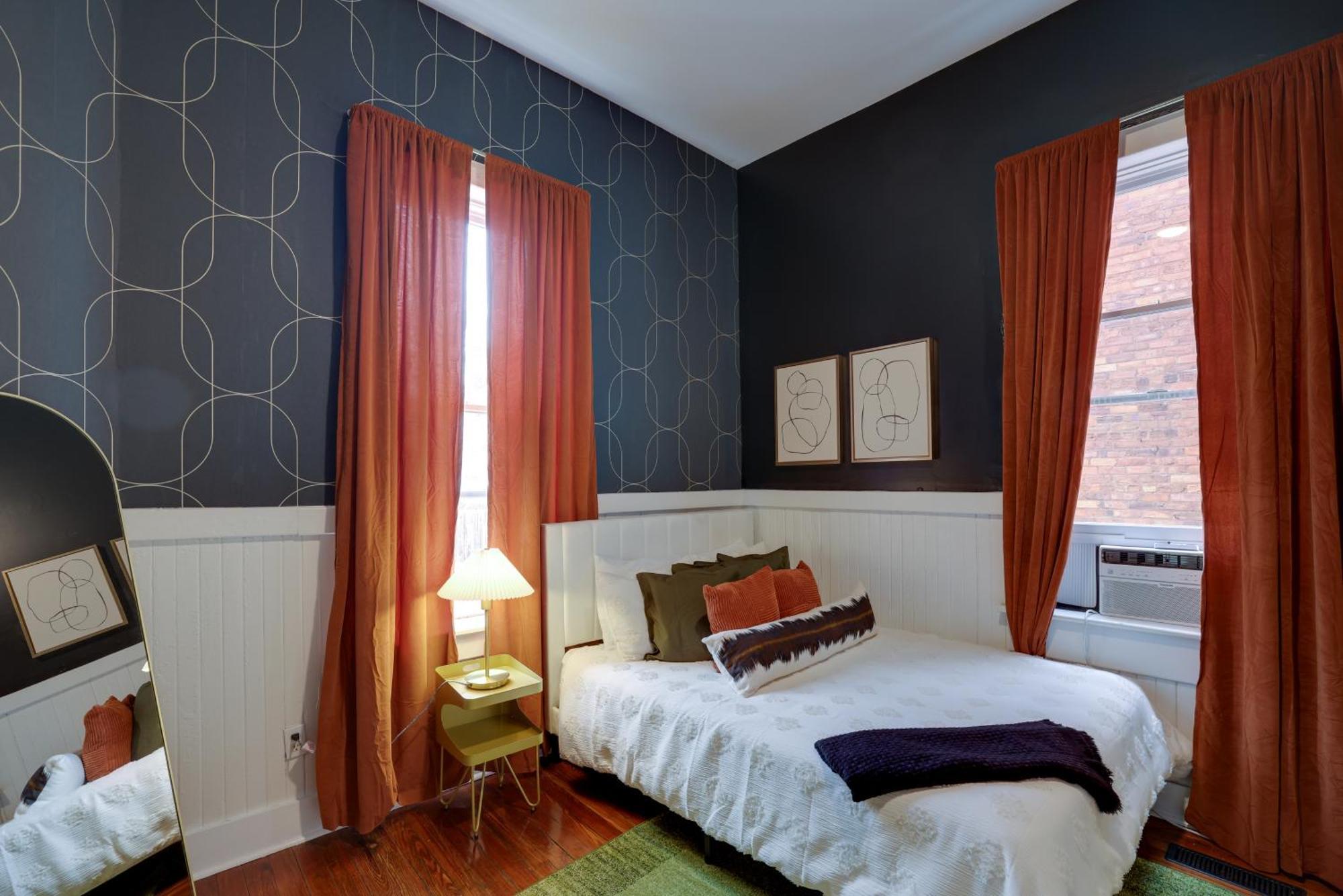 Mid-century Getaway * Savannah