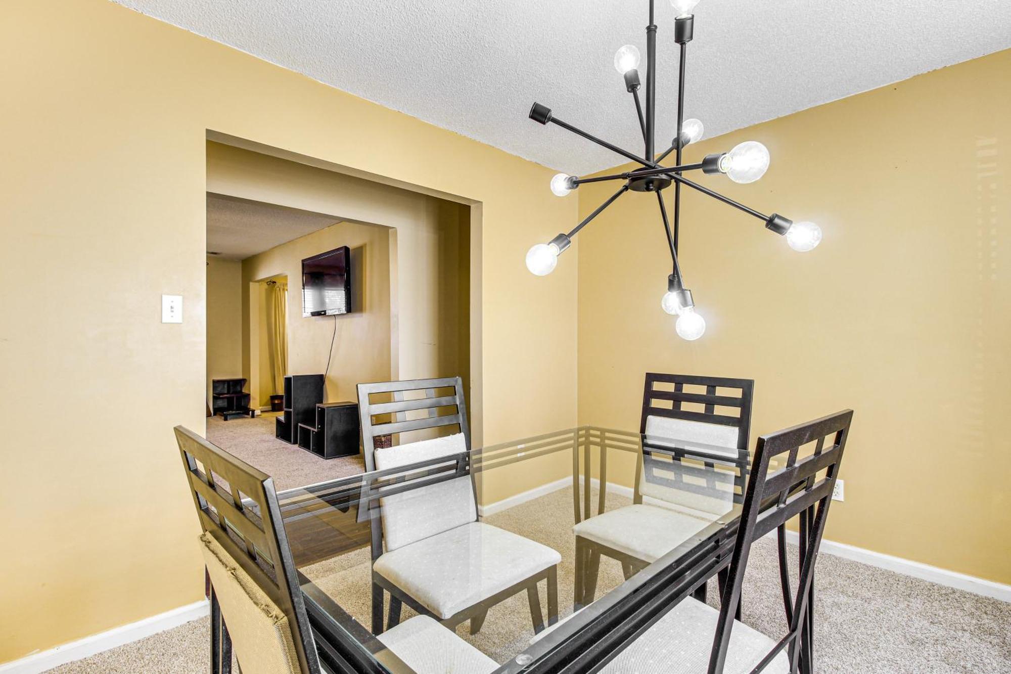Holiday home 3 Mi To Hunter Army Airfield With Serene Deck *