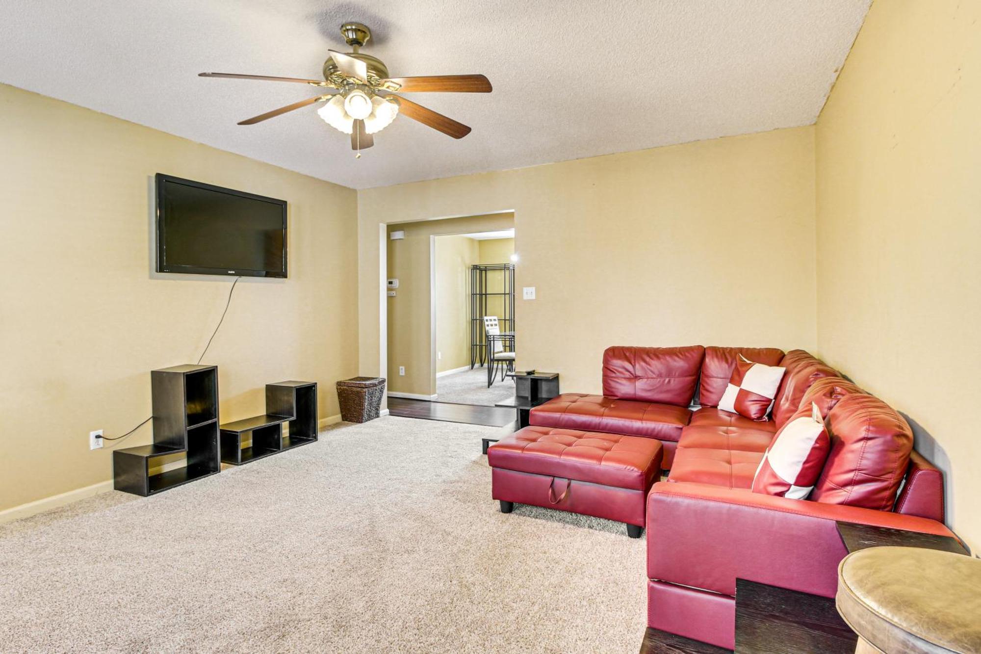 Holiday home 3 Mi To Hunter Army Airfield With Serene Deck