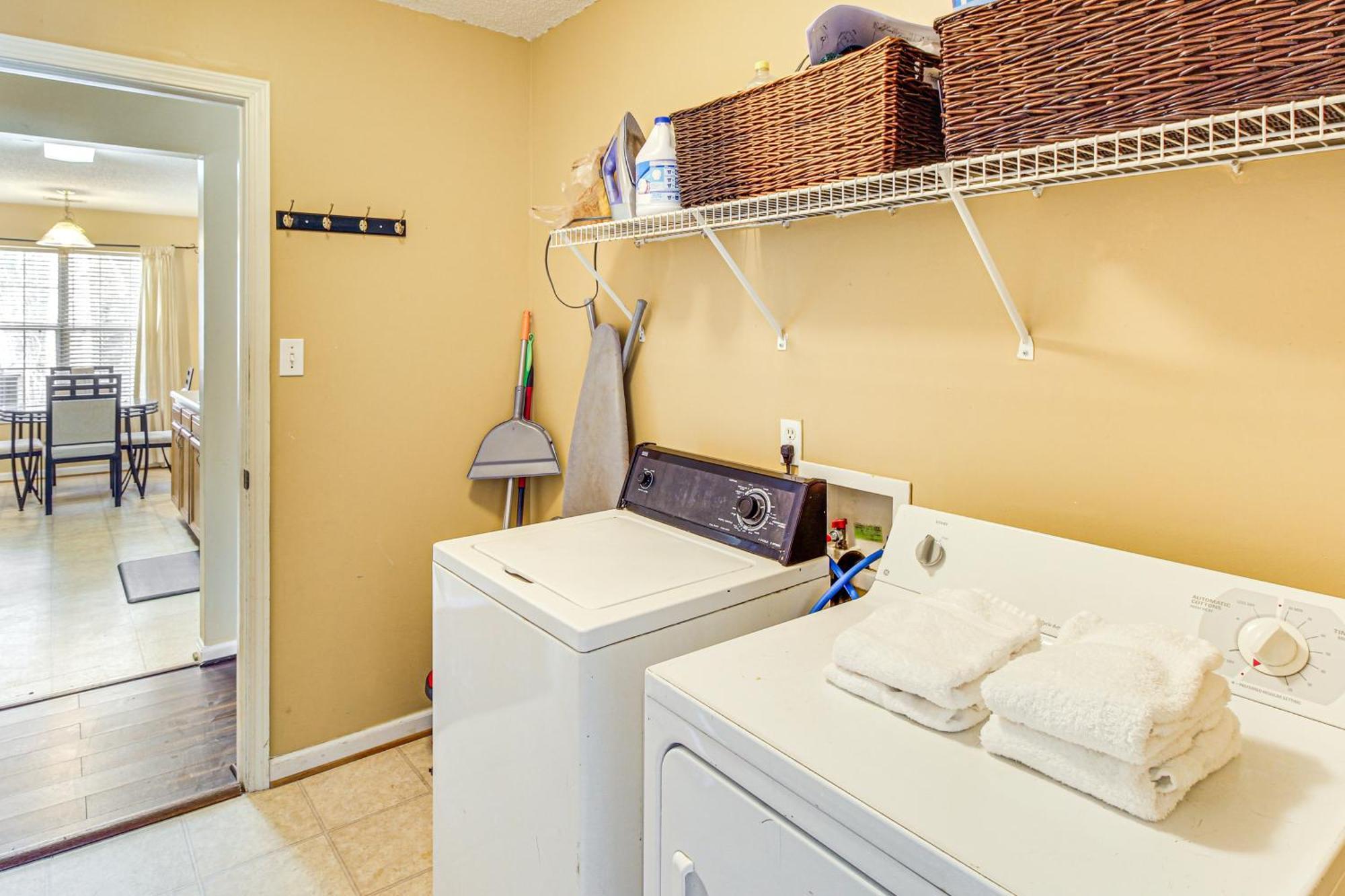 3 Mi To Hunter Army Airfield With Serene Deck *