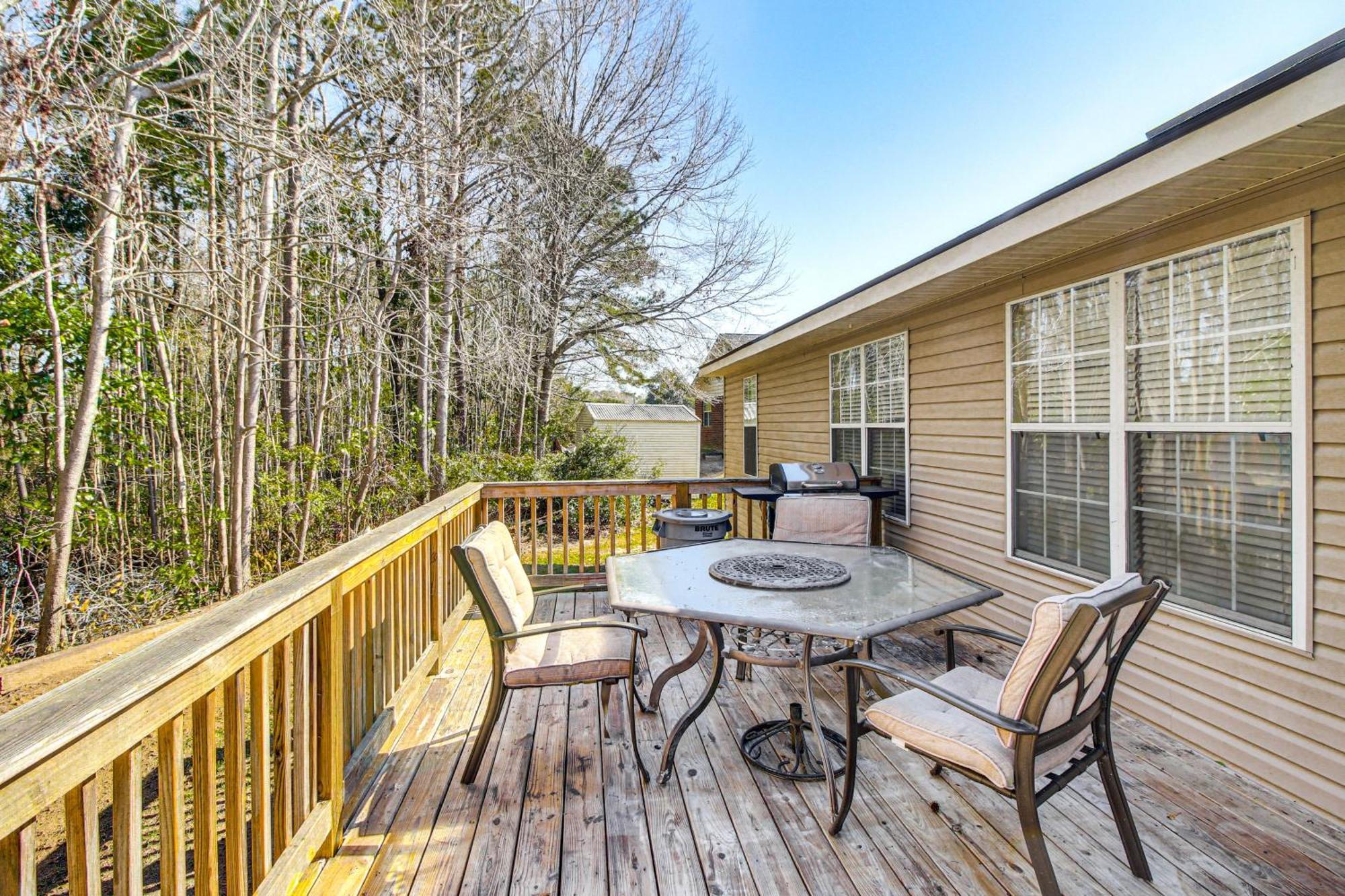 Holiday home 3 Mi To Hunter Army Airfield With Serene Deck
