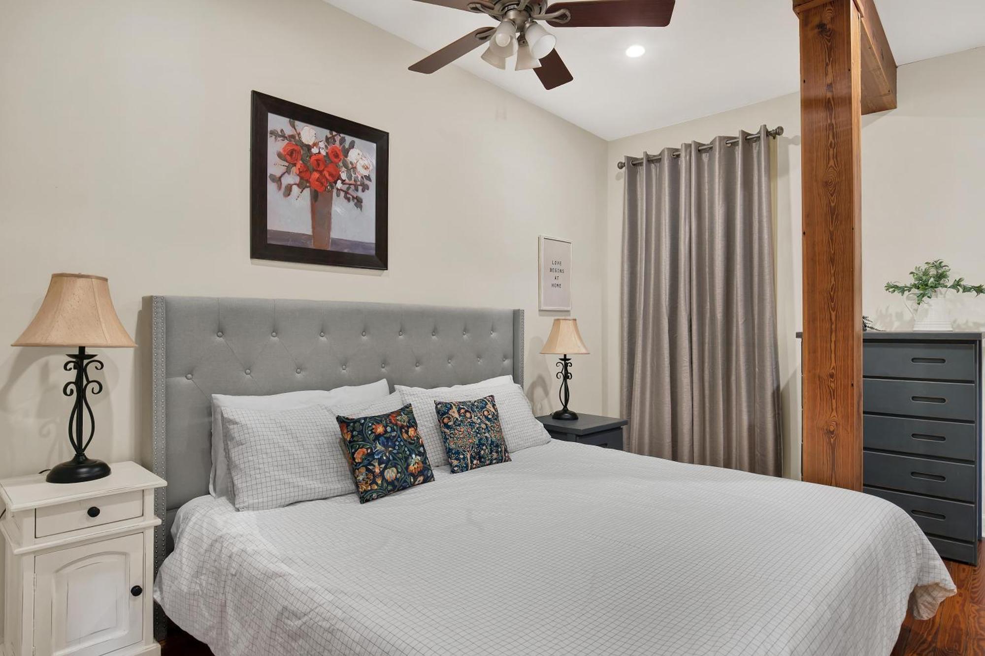 Market Loft - 4 Bedroom Savannah