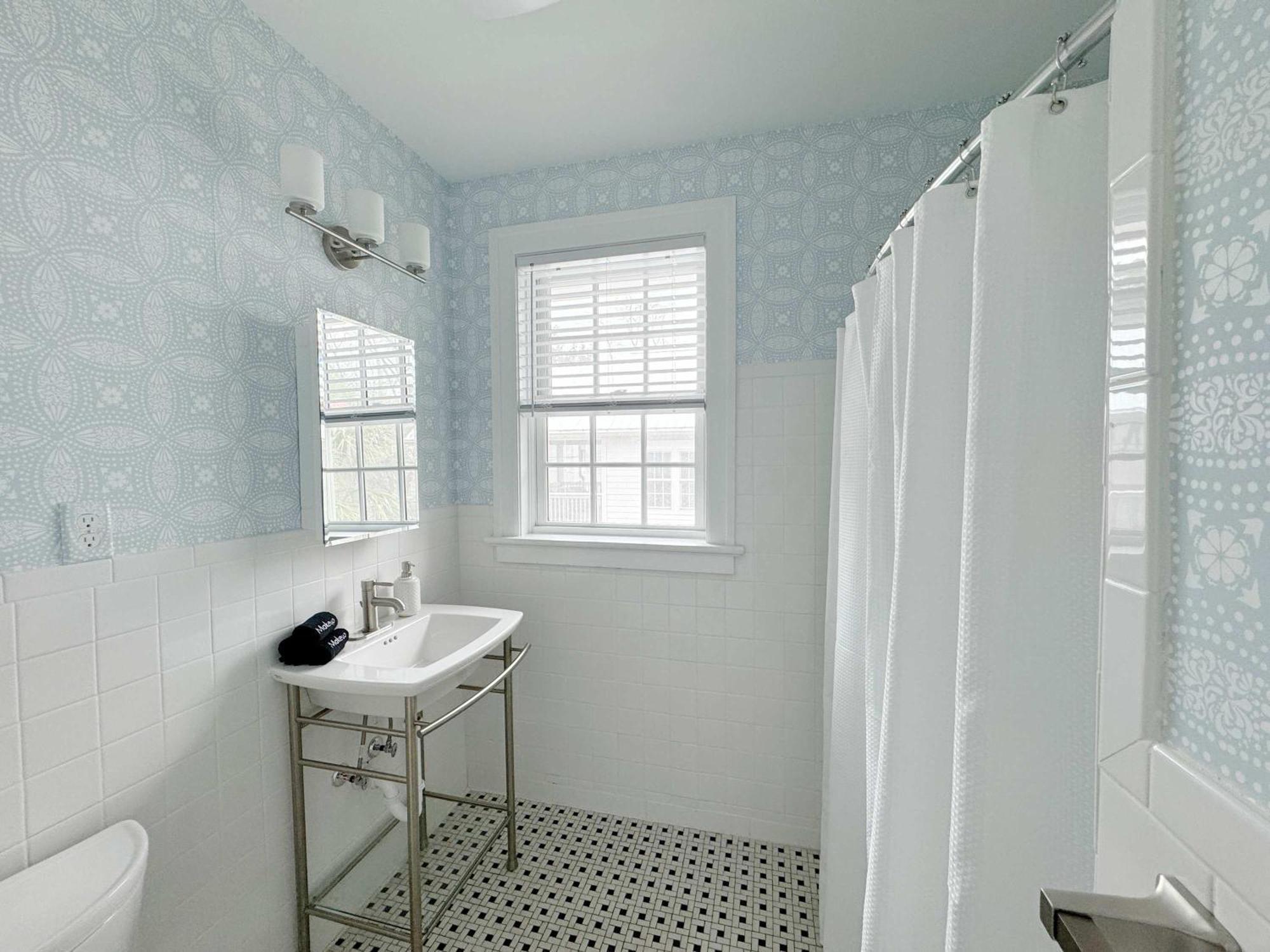 Holiday home Spacious 3-floor Downtown Retreat - Prime Location