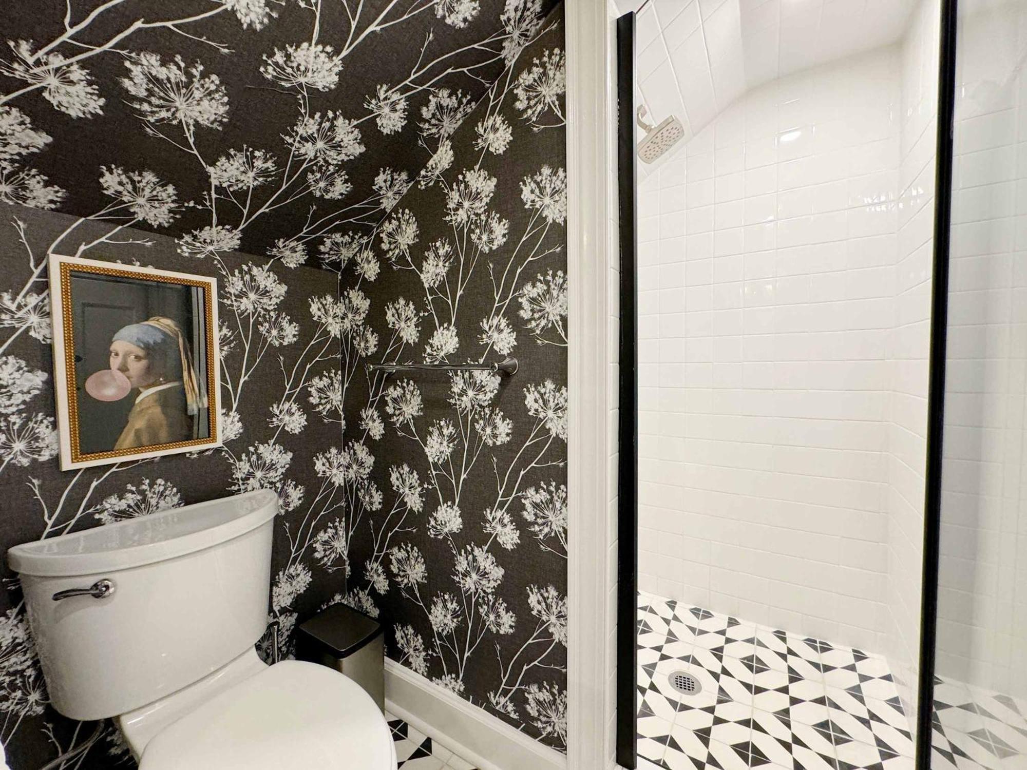Spacious 3-floor Downtown Retreat - Prime Location *